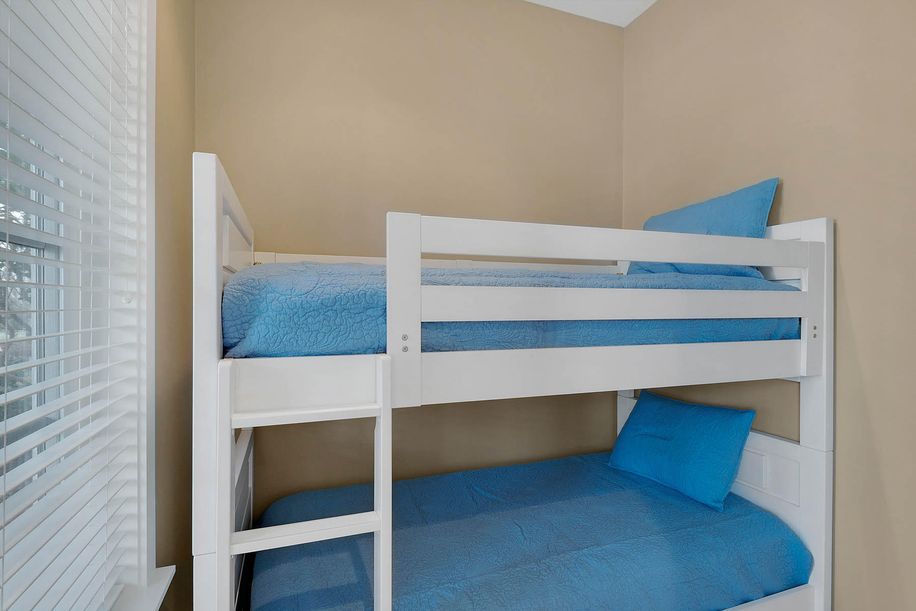 BUNGALOS AT SANDESTIN - Residential