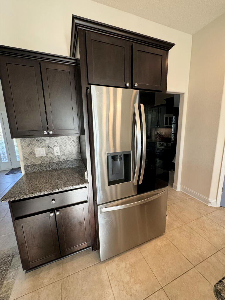 NATURE LAKE PH 1 LOT 52 - Residential