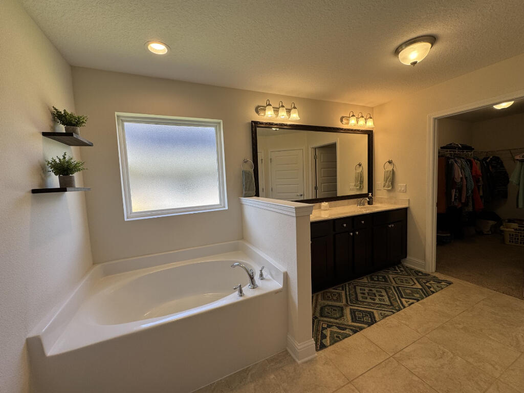NATURE LAKE PH 1 LOT 52 - Residential