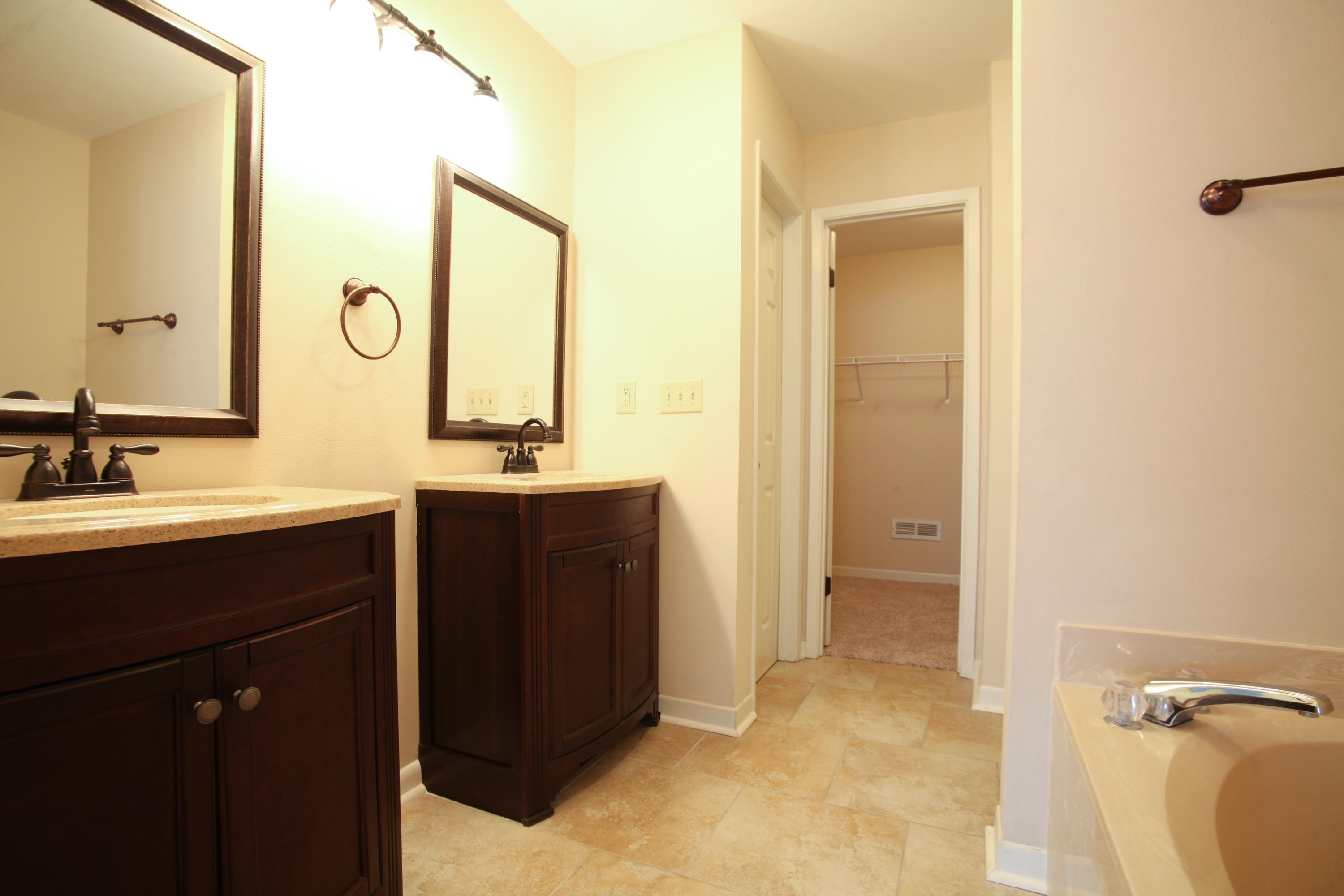 FAIRWAY LAKES PH 1 - Residential