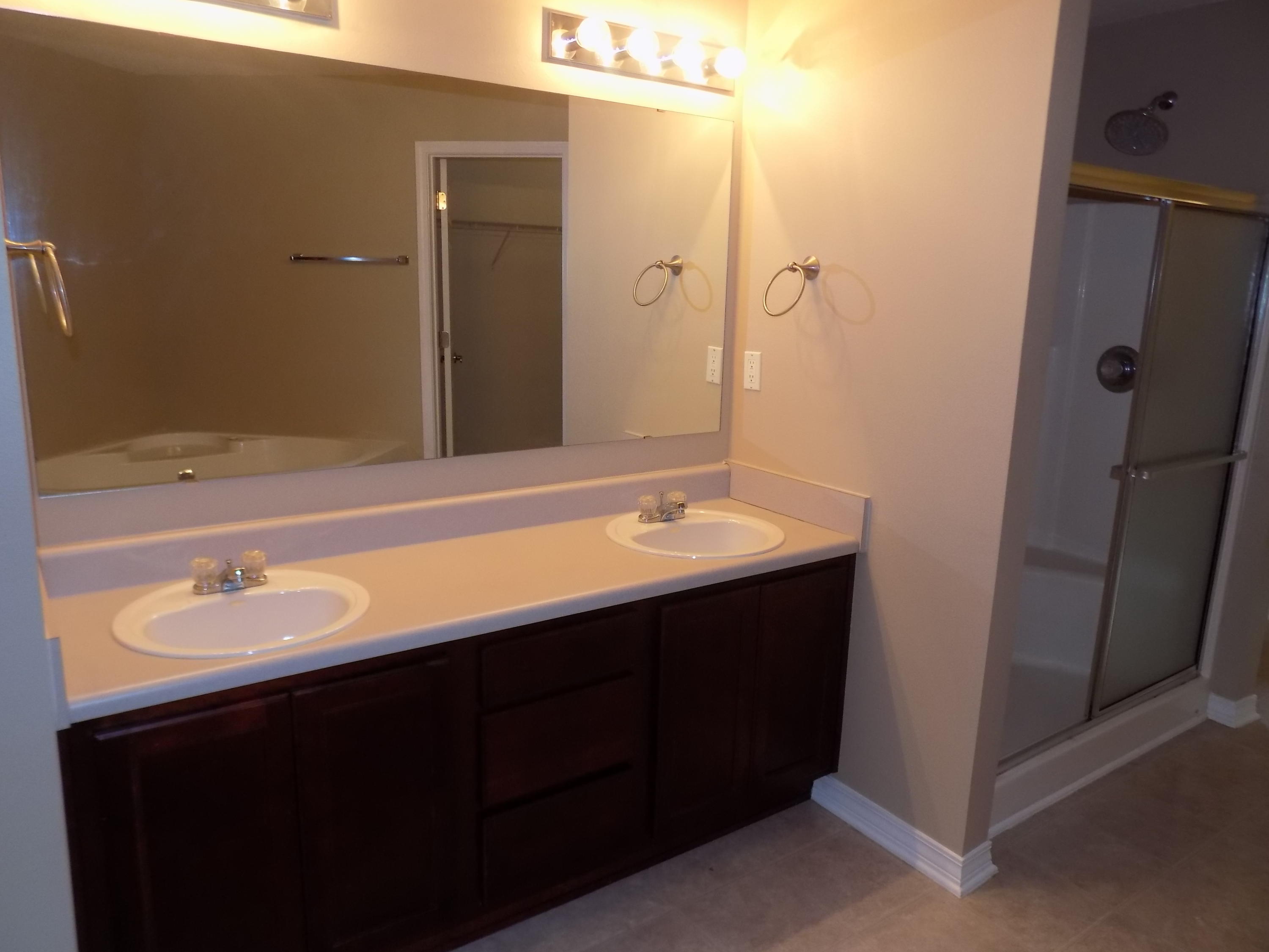 COUNTRYWOOD EST - Residential