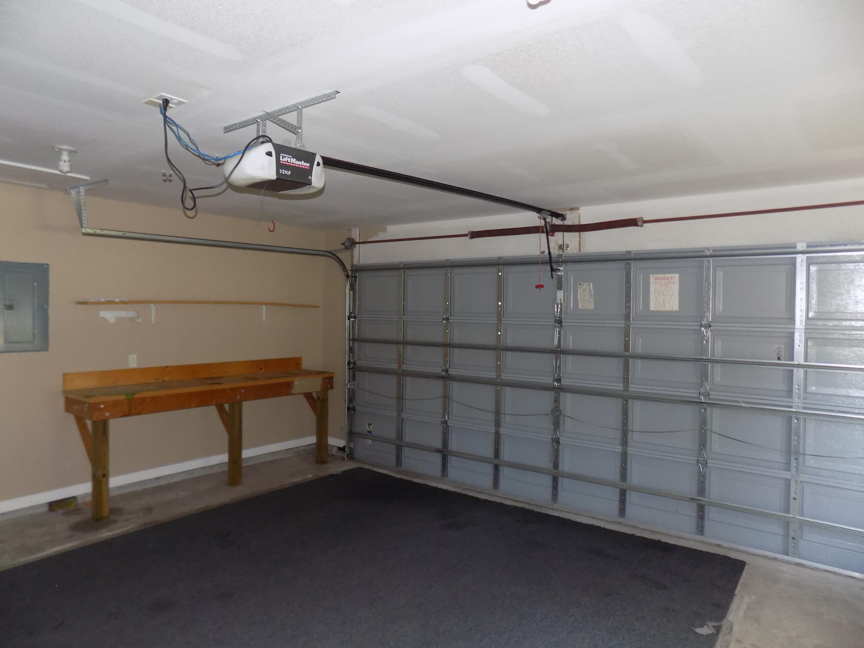 COUNTRYWOOD EST - Residential