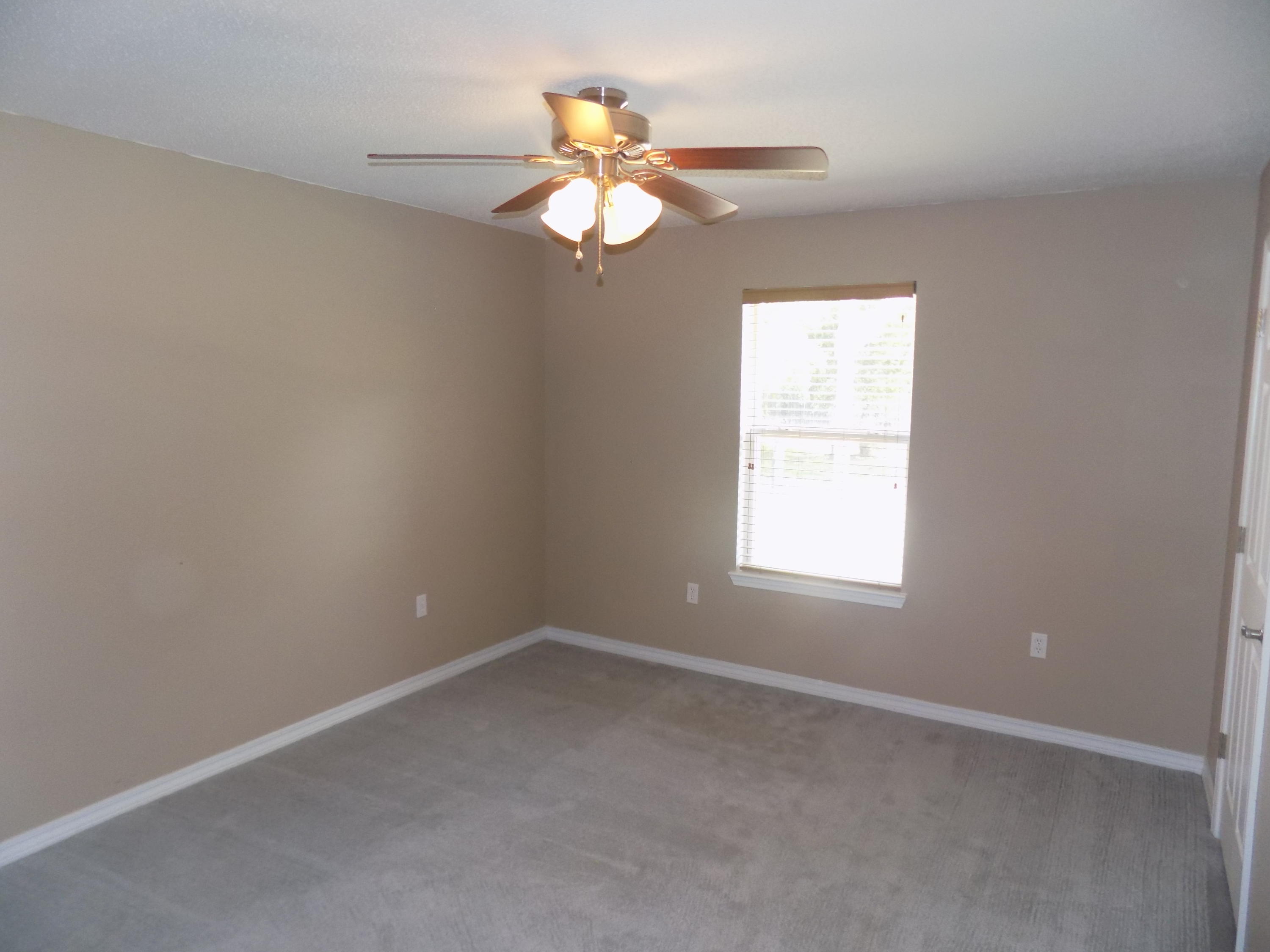 COUNTRYWOOD EST - Residential