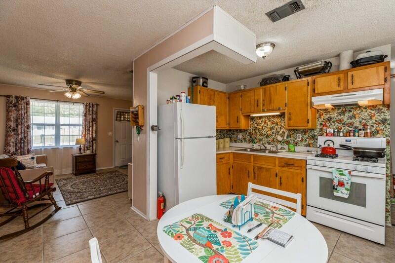 LAKEWOOD S/D lot 5 Block 3 - Residential