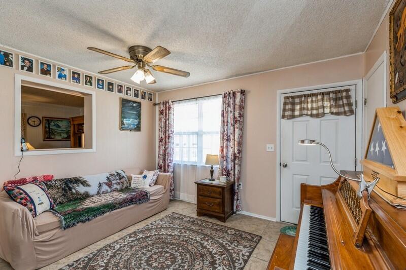 LAKEWOOD S/D lot 5 Block 3 - Residential