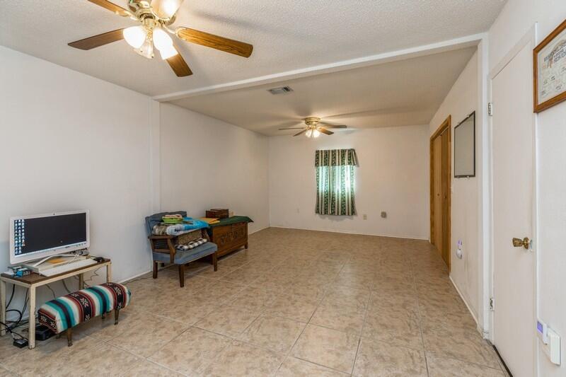 LAKEWOOD S/D lot 5 Block 3 - Residential