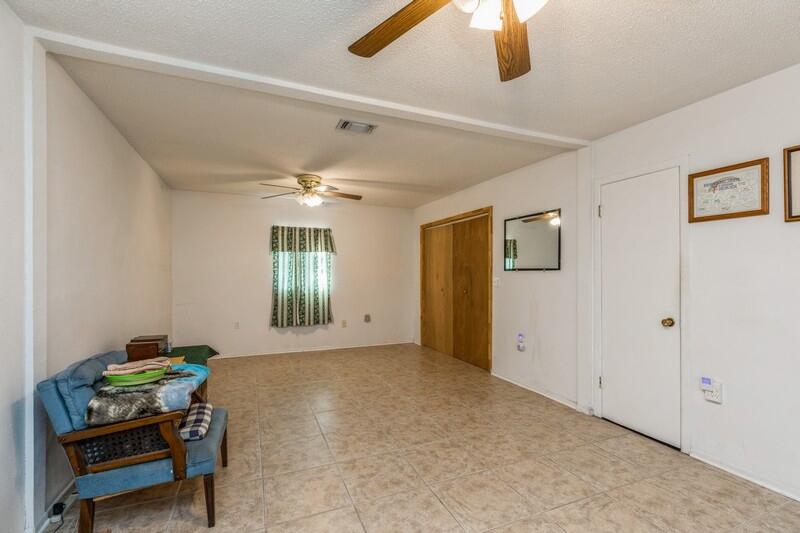 LAKEWOOD S/D lot 5 Block 3 - Residential