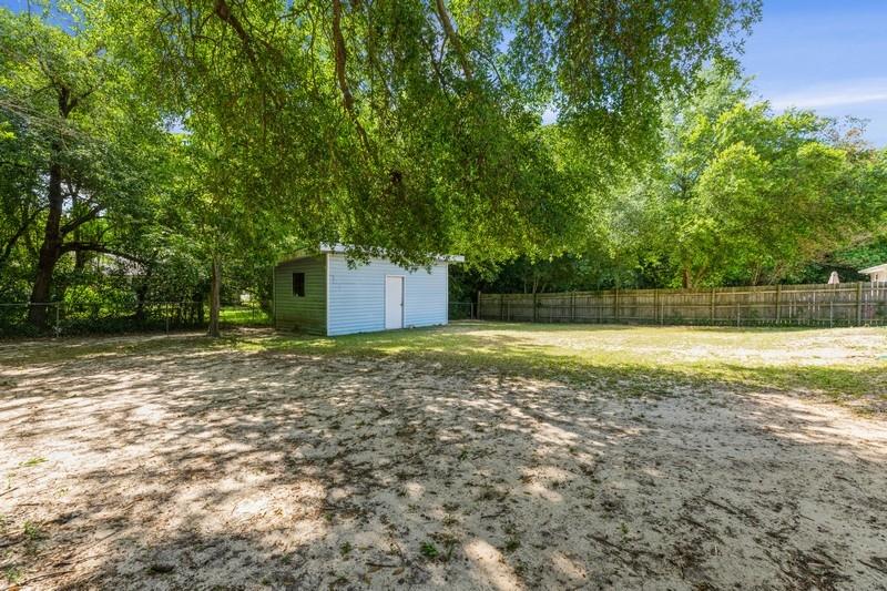 LAKEWOOD S/D lot 5 Block 3 - Residential