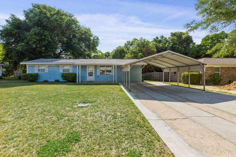 LAKEWOOD S/D lot 5 Block 3 - Residential