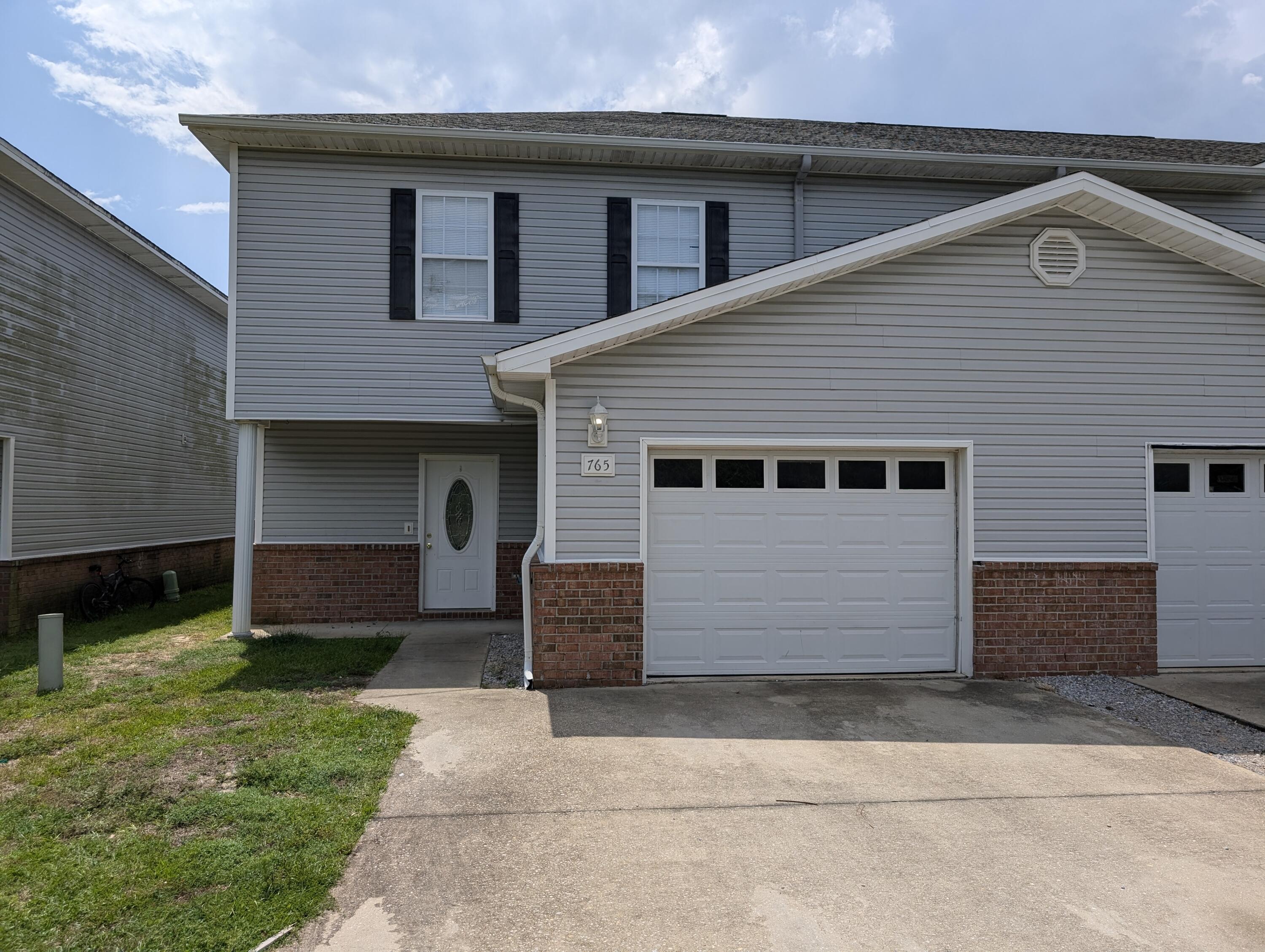 Eagle's Nest Townhomes - Residential