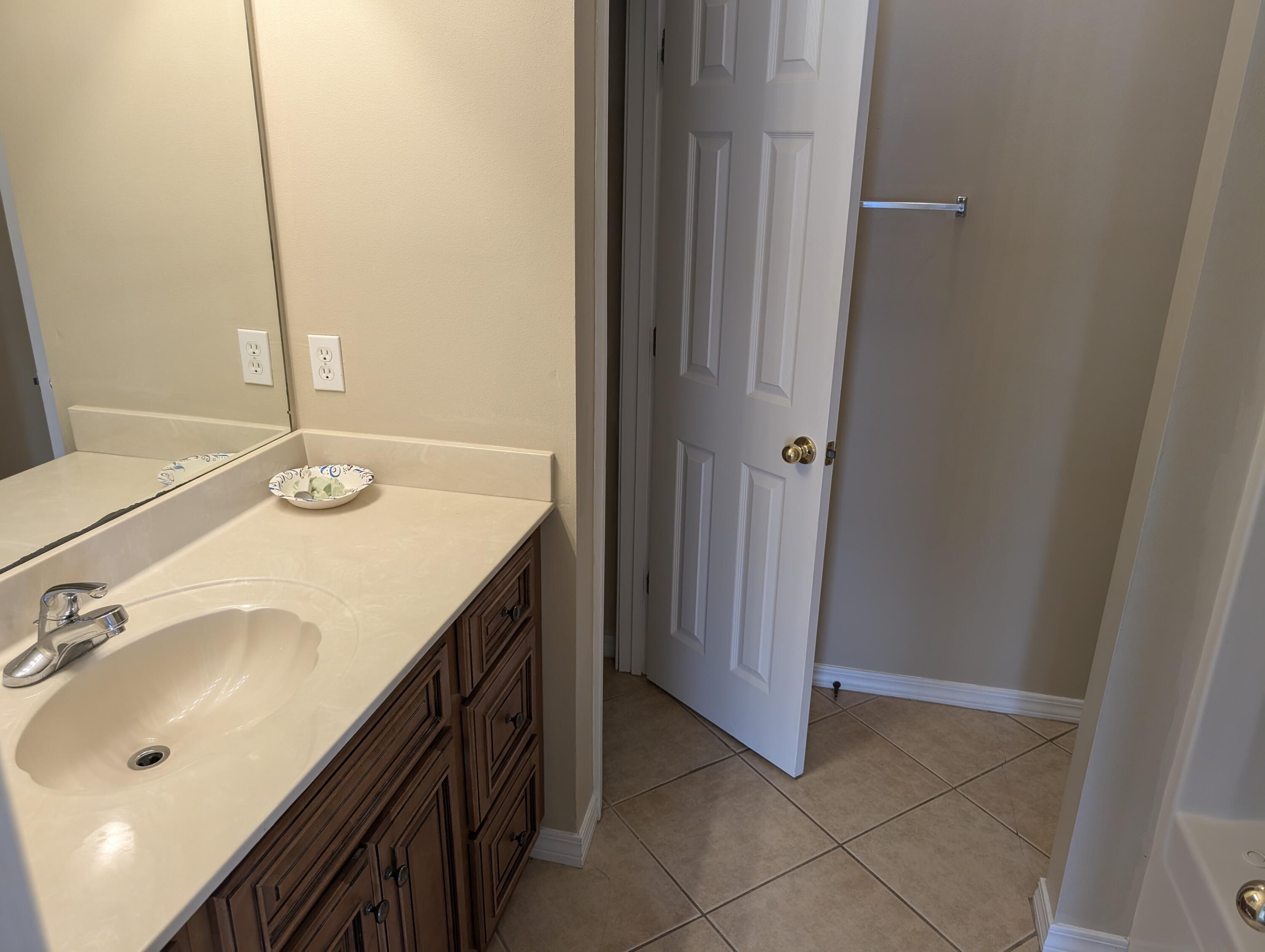 Eagle's Nest Townhomes - Residential