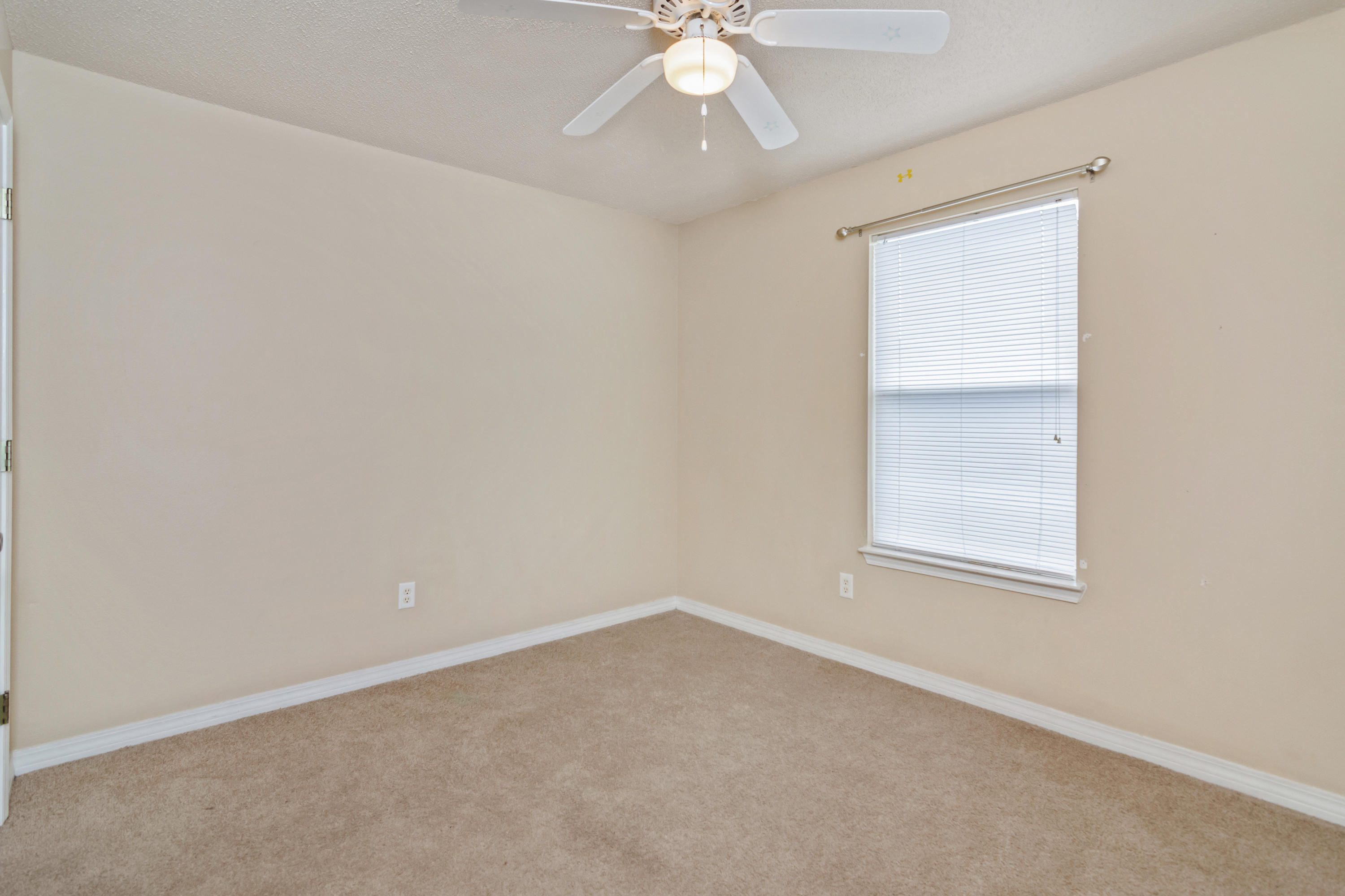 COUNTRYVIEW ESTATES 8TH ADDN - Residential