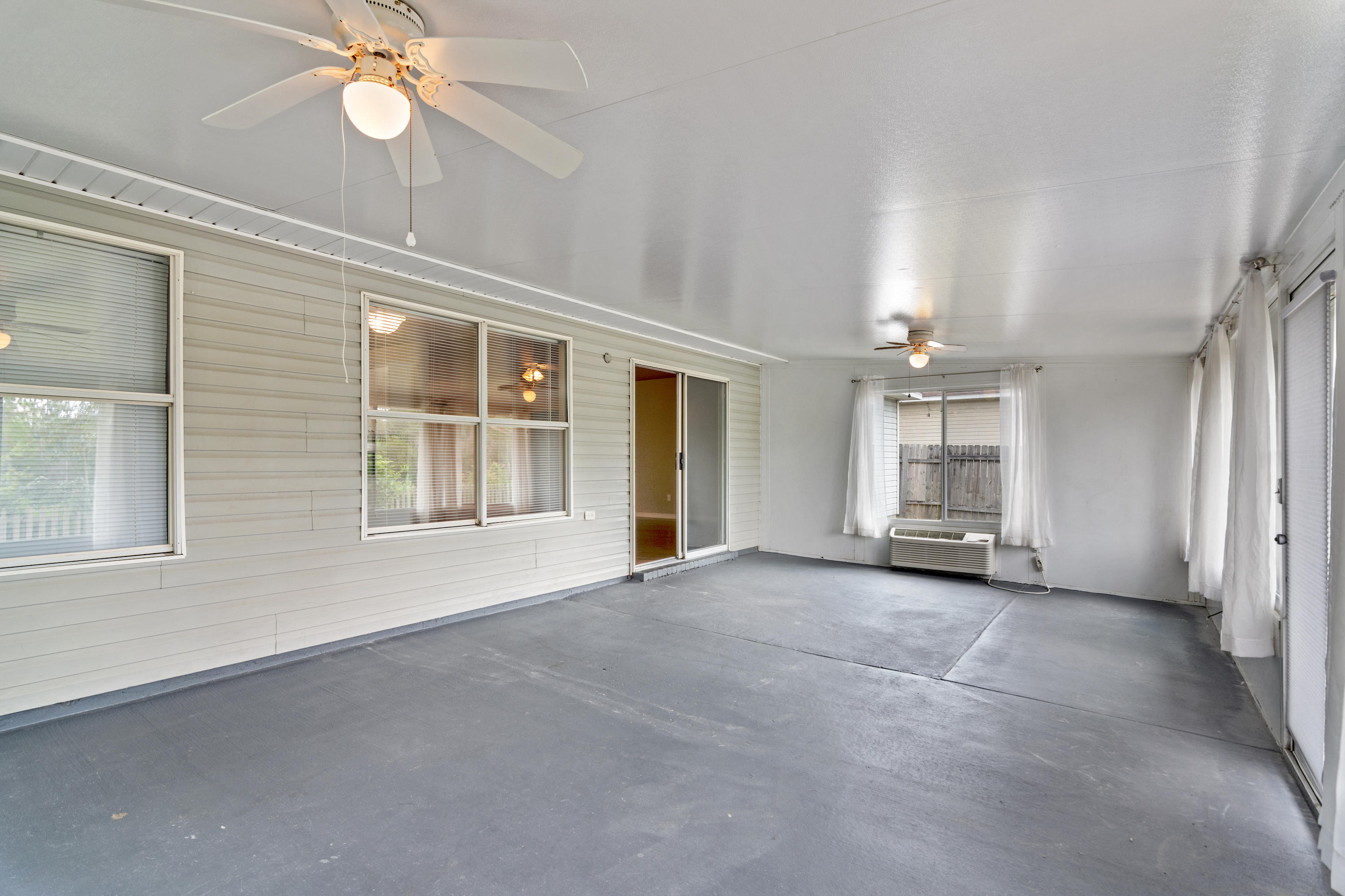 COUNTRYVIEW ESTATES 8TH ADDN - Residential