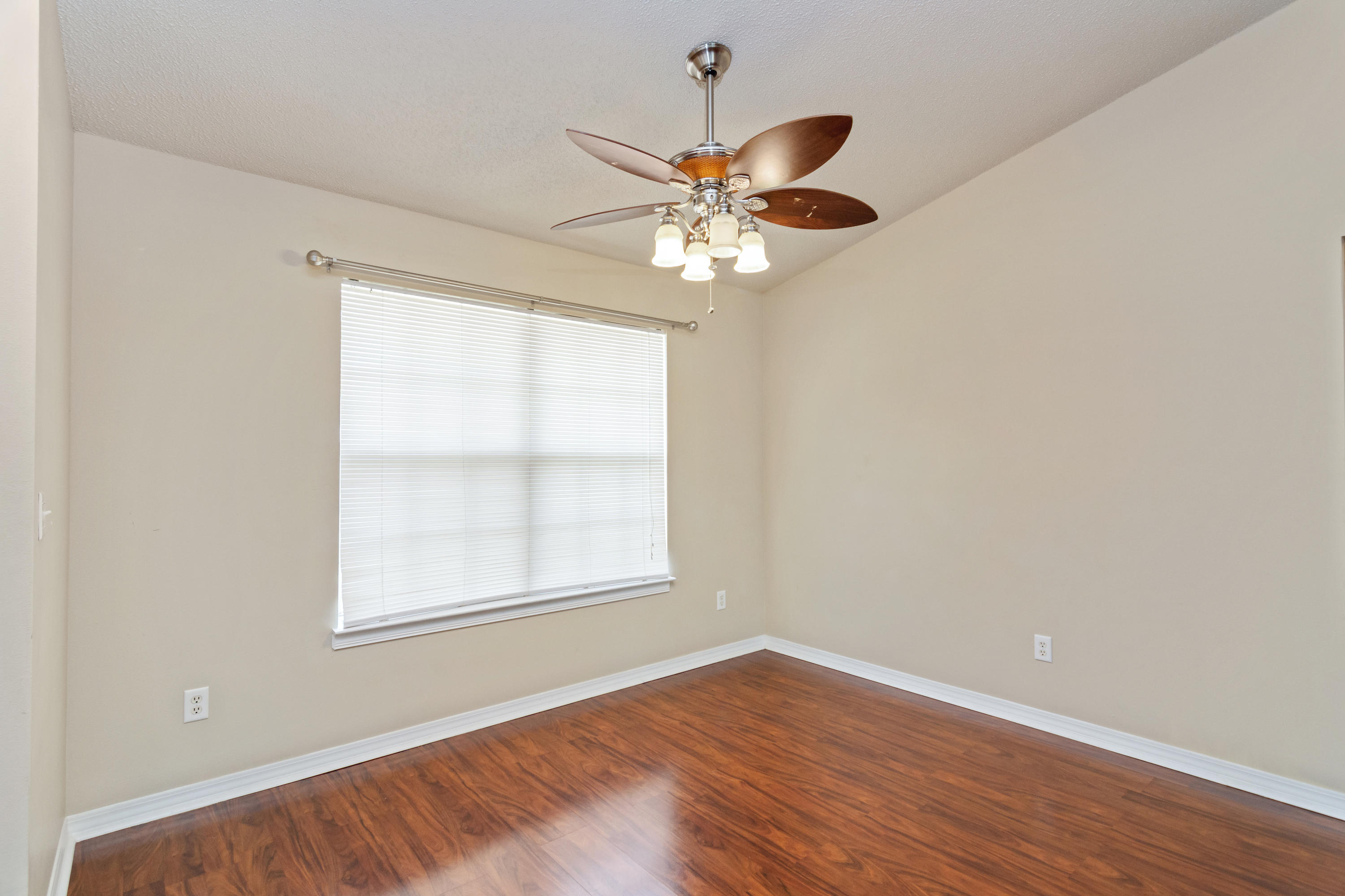 COUNTRYVIEW ESTATES 8TH ADDN - Residential