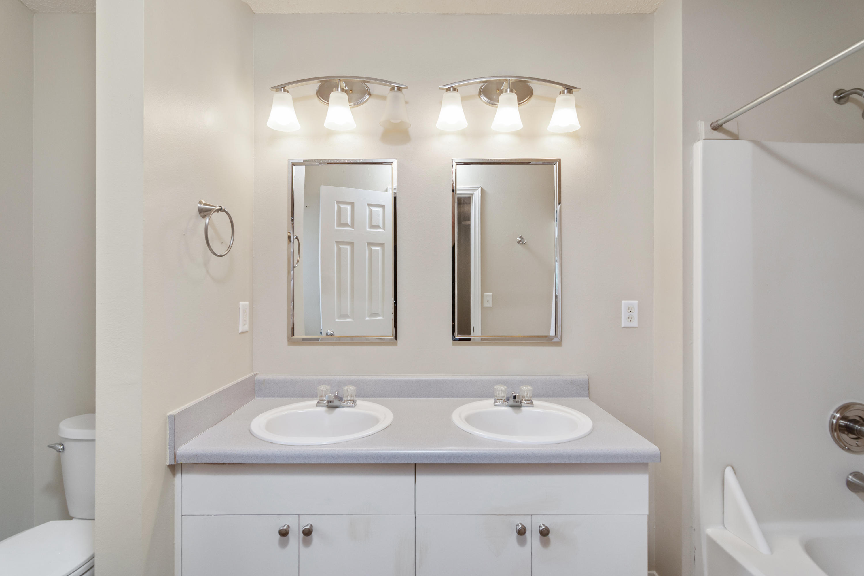 COUNTRYVIEW ESTATES 8TH ADDN - Residential