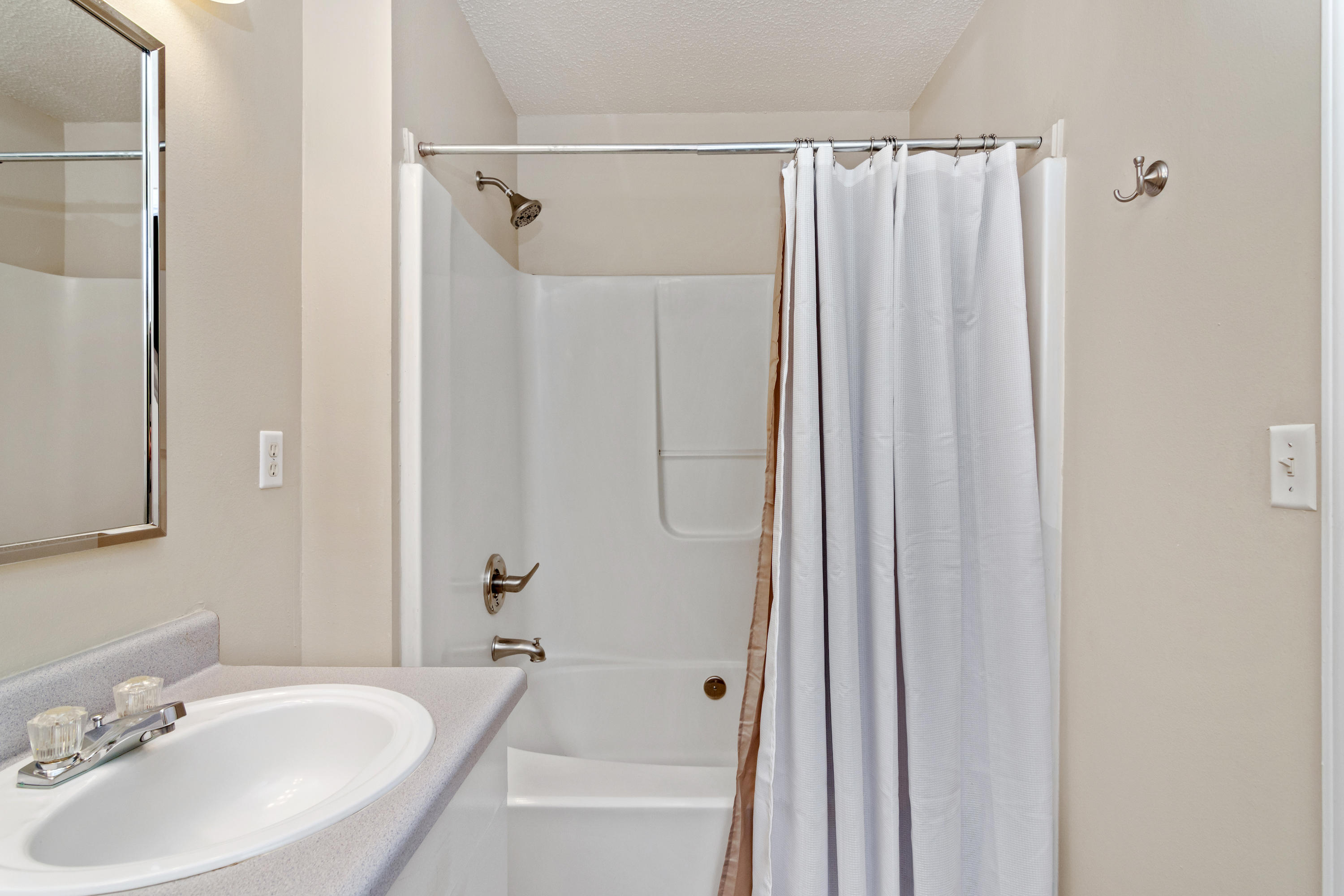 COUNTRYVIEW ESTATES 8TH ADDN - Residential