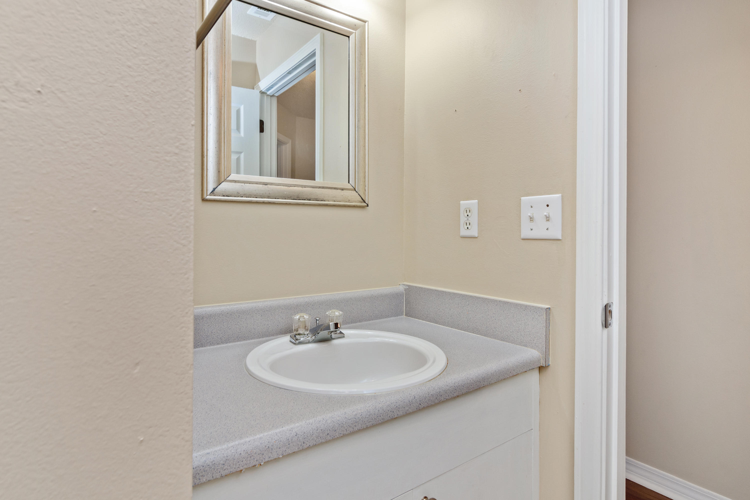 COUNTRYVIEW ESTATES 8TH ADDN - Residential