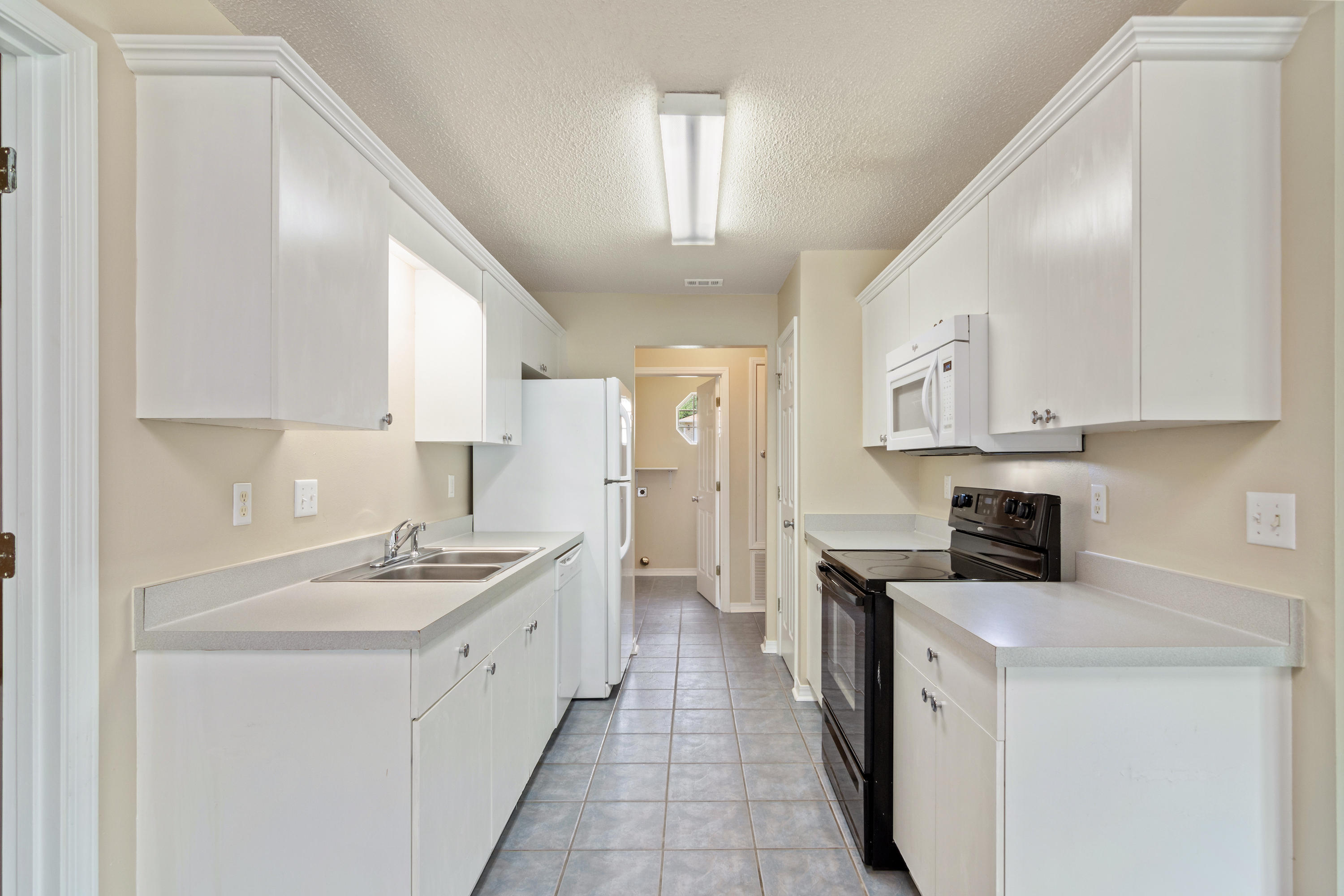 COUNTRYVIEW ESTATES 8TH ADDN - Residential