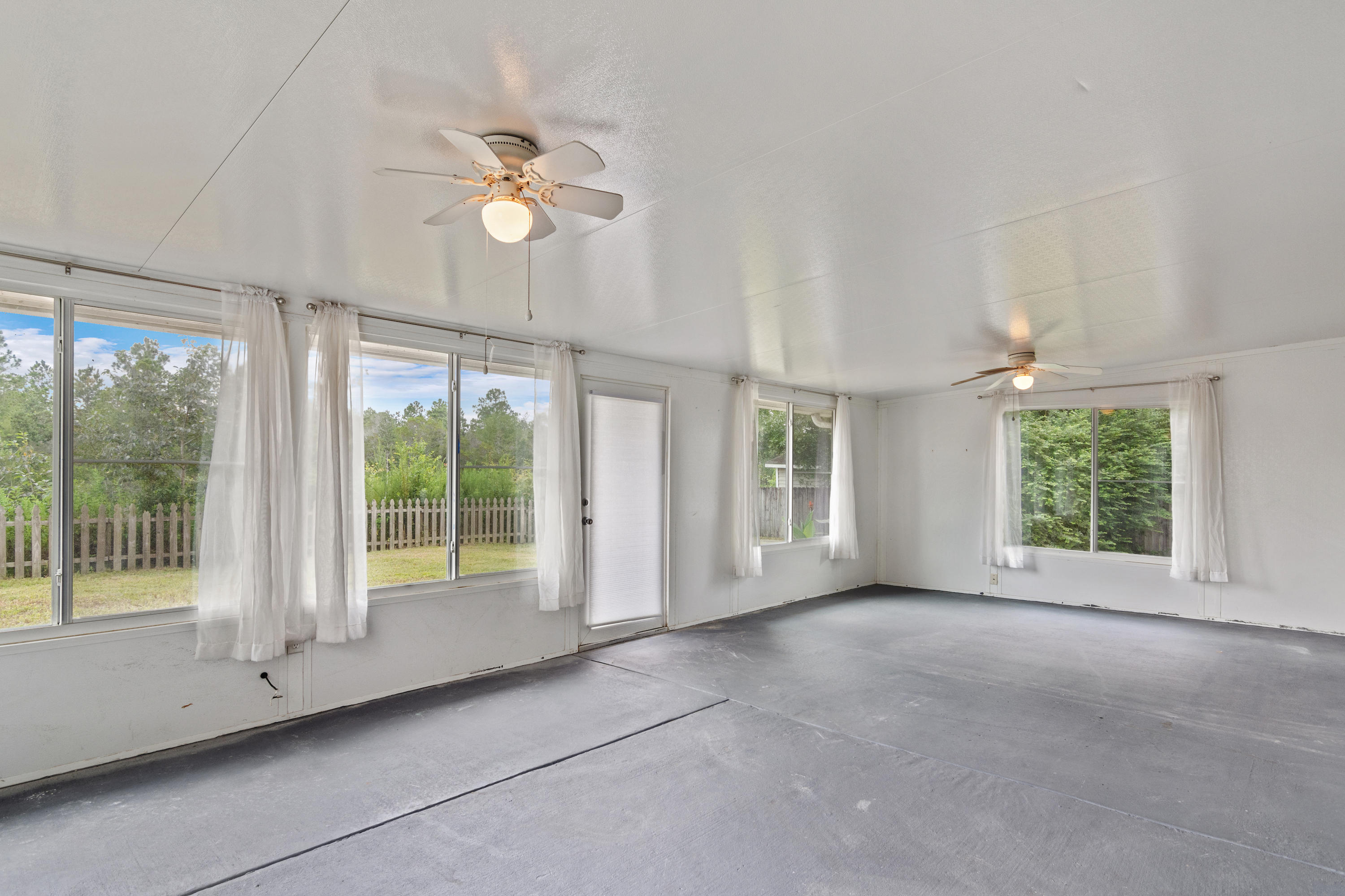 COUNTRYVIEW ESTATES 8TH ADDN - Residential