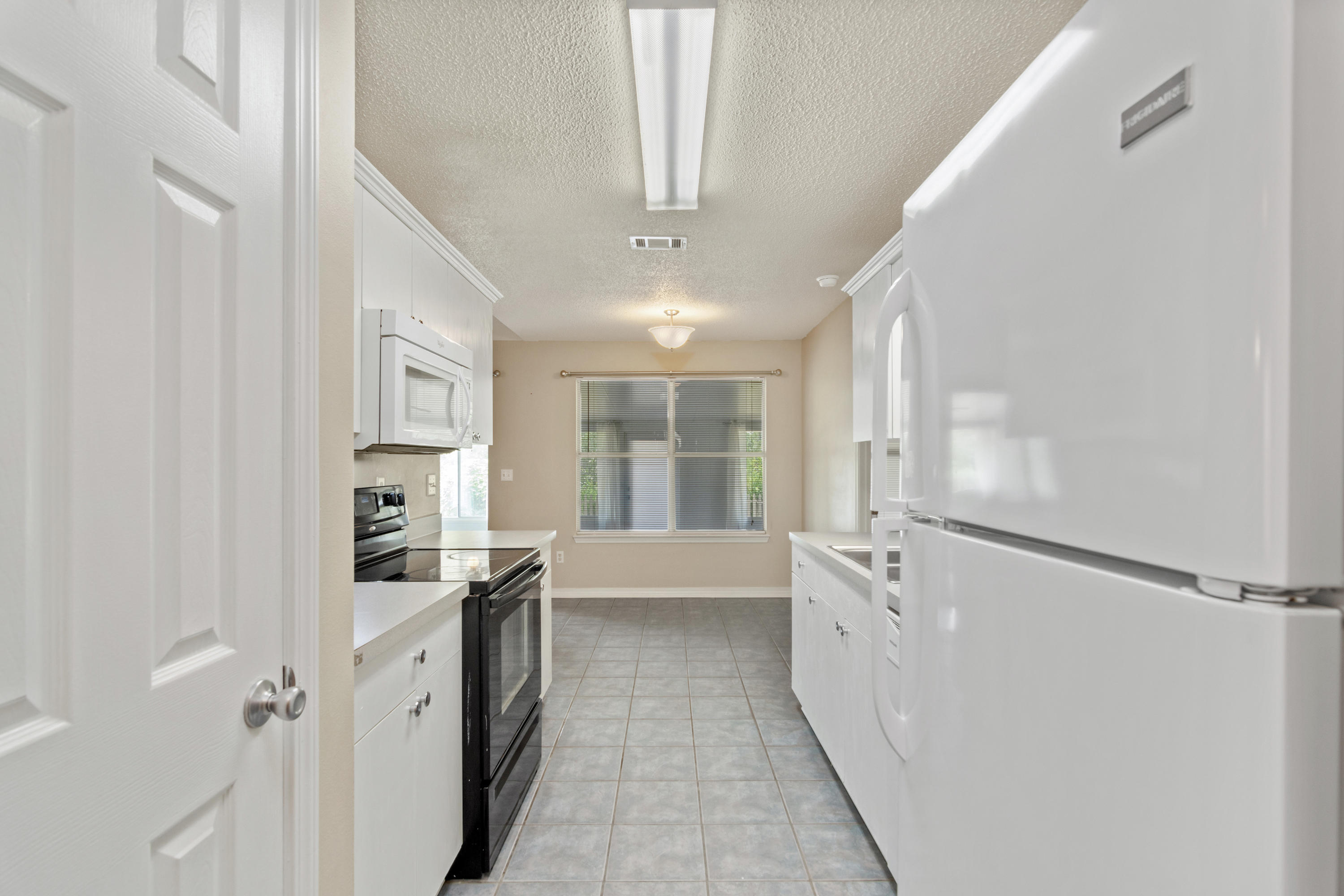 COUNTRYVIEW ESTATES 8TH ADDN - Residential