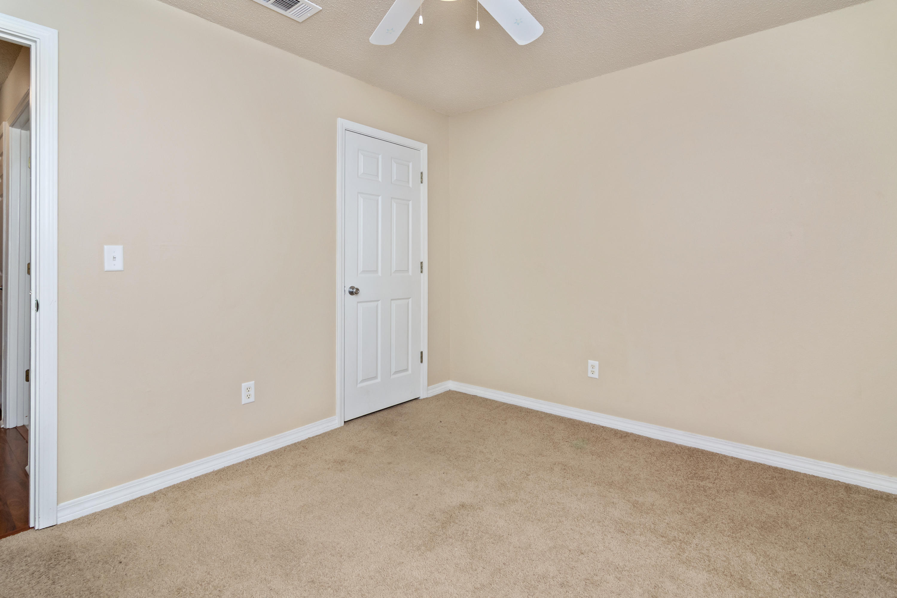 COUNTRYVIEW ESTATES 8TH ADDN - Residential