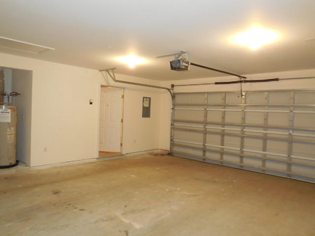 OAKWOOD LAKES ESTATES - Residential