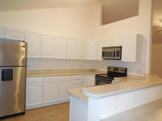 OAKWOOD LAKES ESTATES - Residential