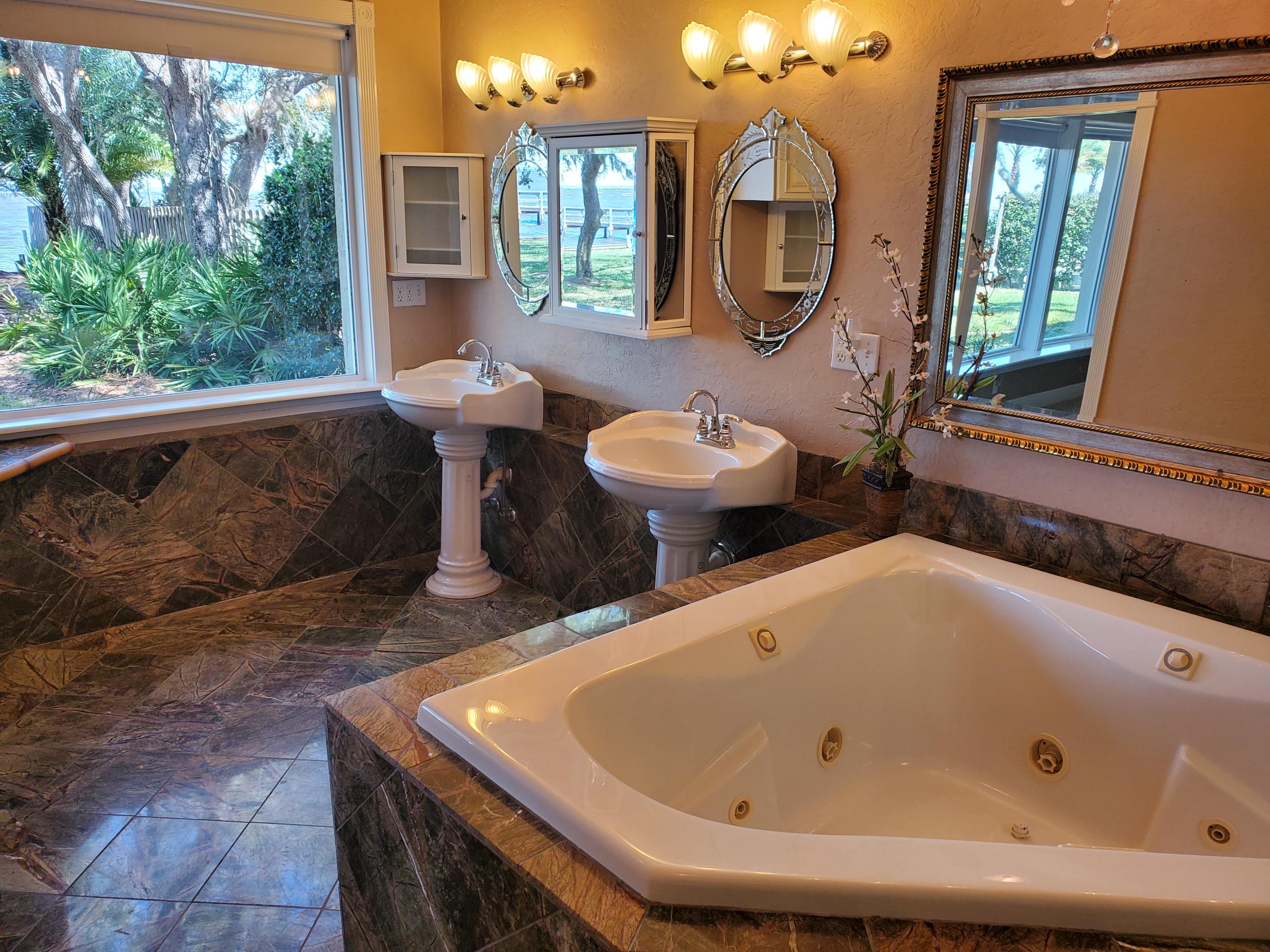 BAYSIDE - Residential