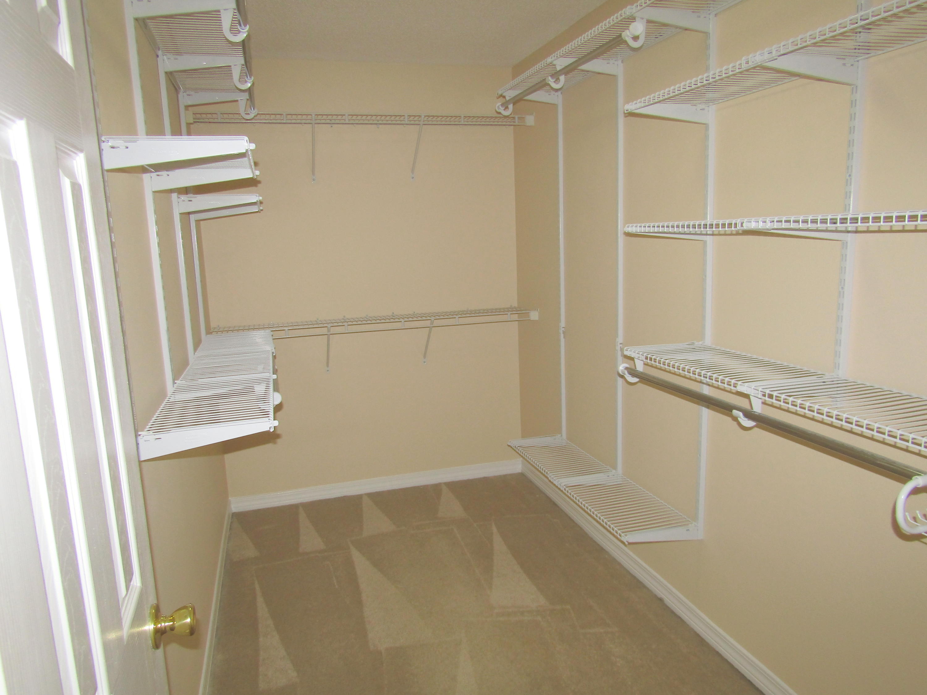 BROOKE ESTATES PH I - Residential