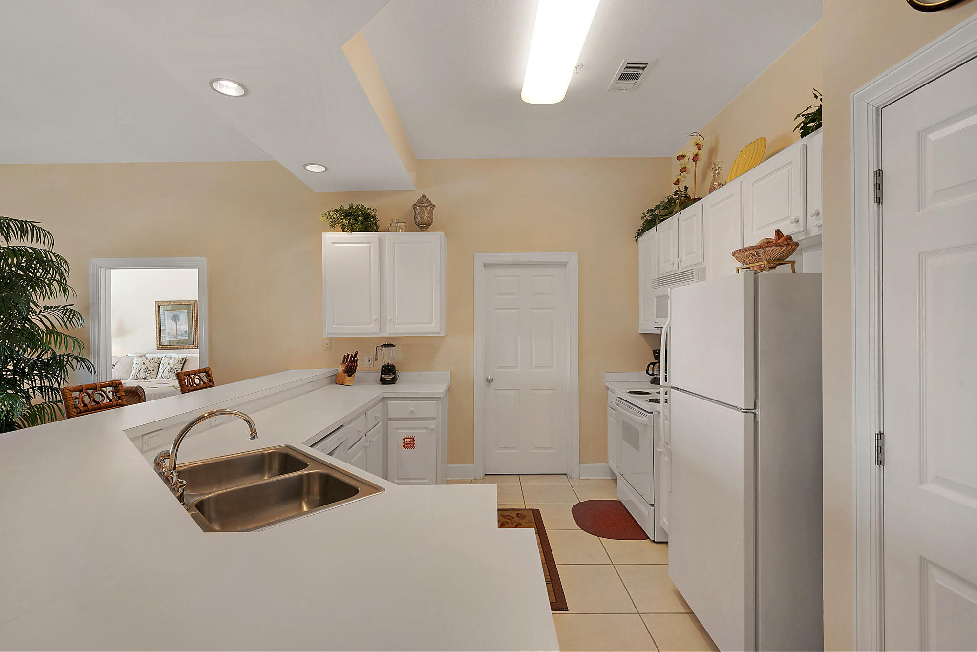 PAVILION PALMS - Residential