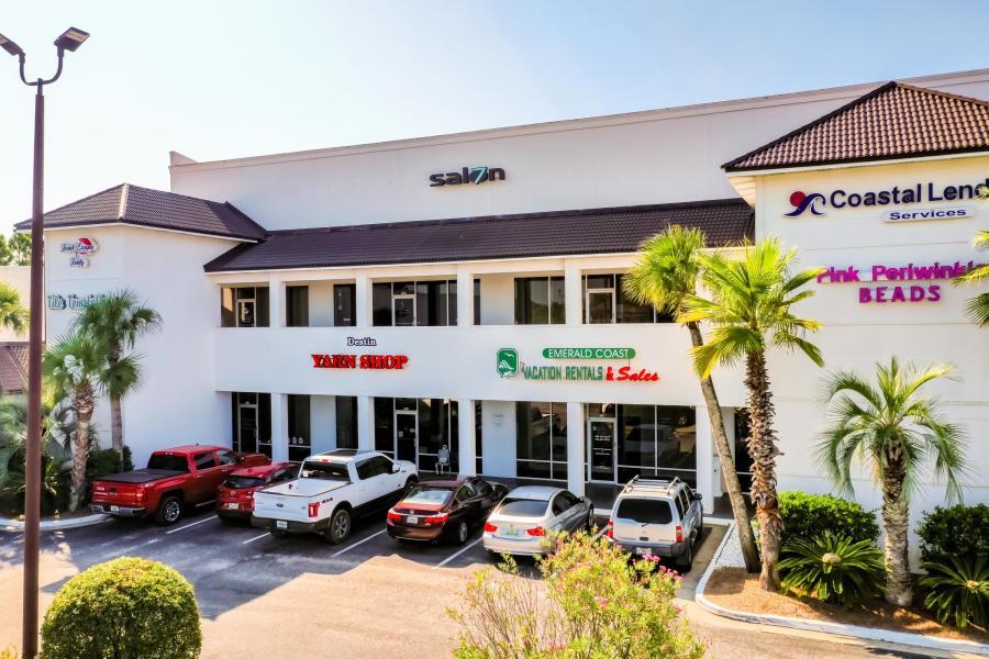 1,403 Square Feet of retail space located in a Prime Commercial Retail Center on Hwy 98 in Miramar Beach. Located between Destin Commons and Sandestin Golf & Beach Resort, Holiday Plaza captures significant visibility from Highway 98 resulting from strong traffic counts! Florida DOT traffic counts for this property are 49,300 ADT). Please inquire for further details. Lease rate of 2104.50 per month does not include CAM Fess and Sales Tax.