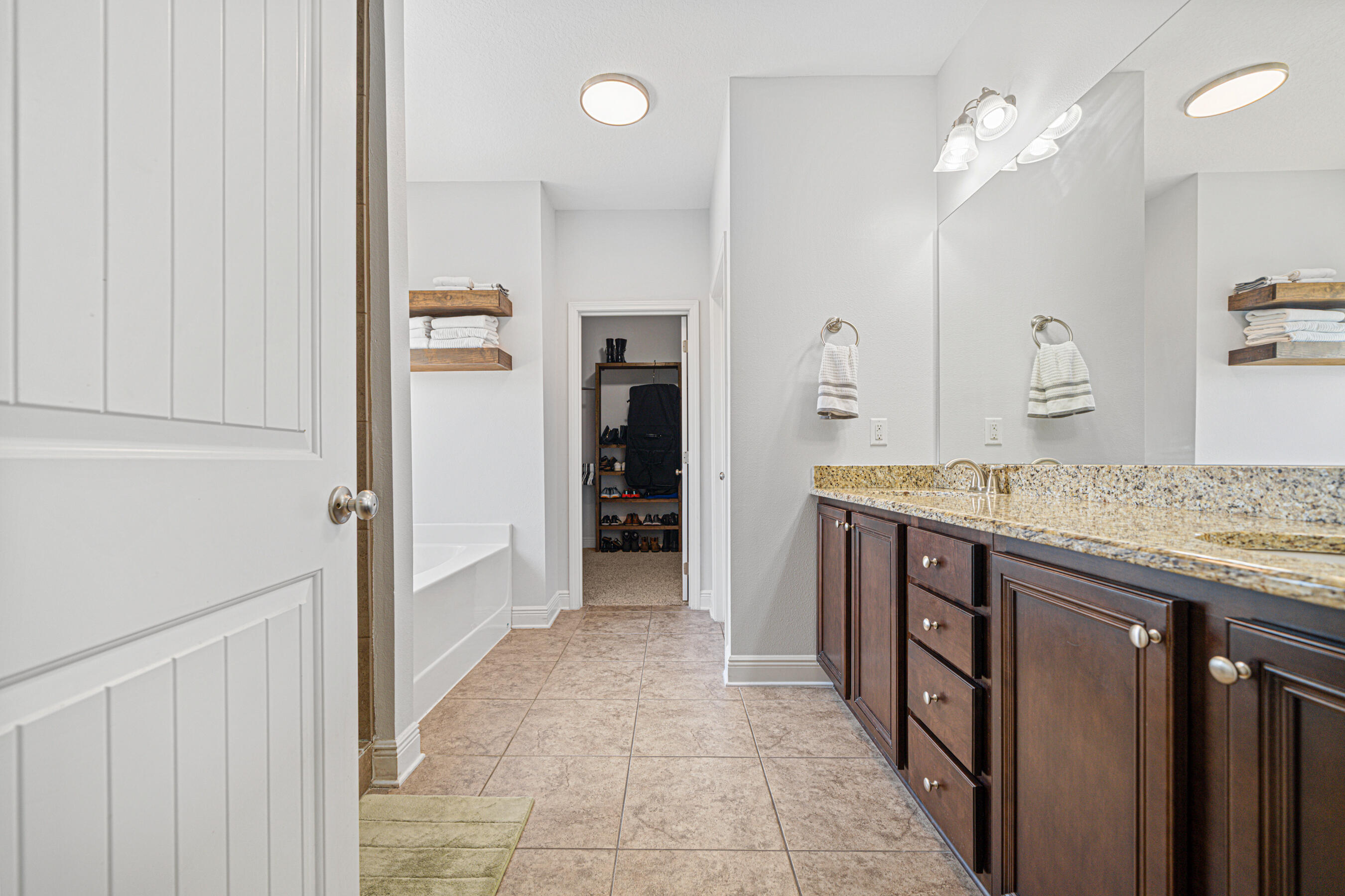 BROWNSTONE MANOR - Residential