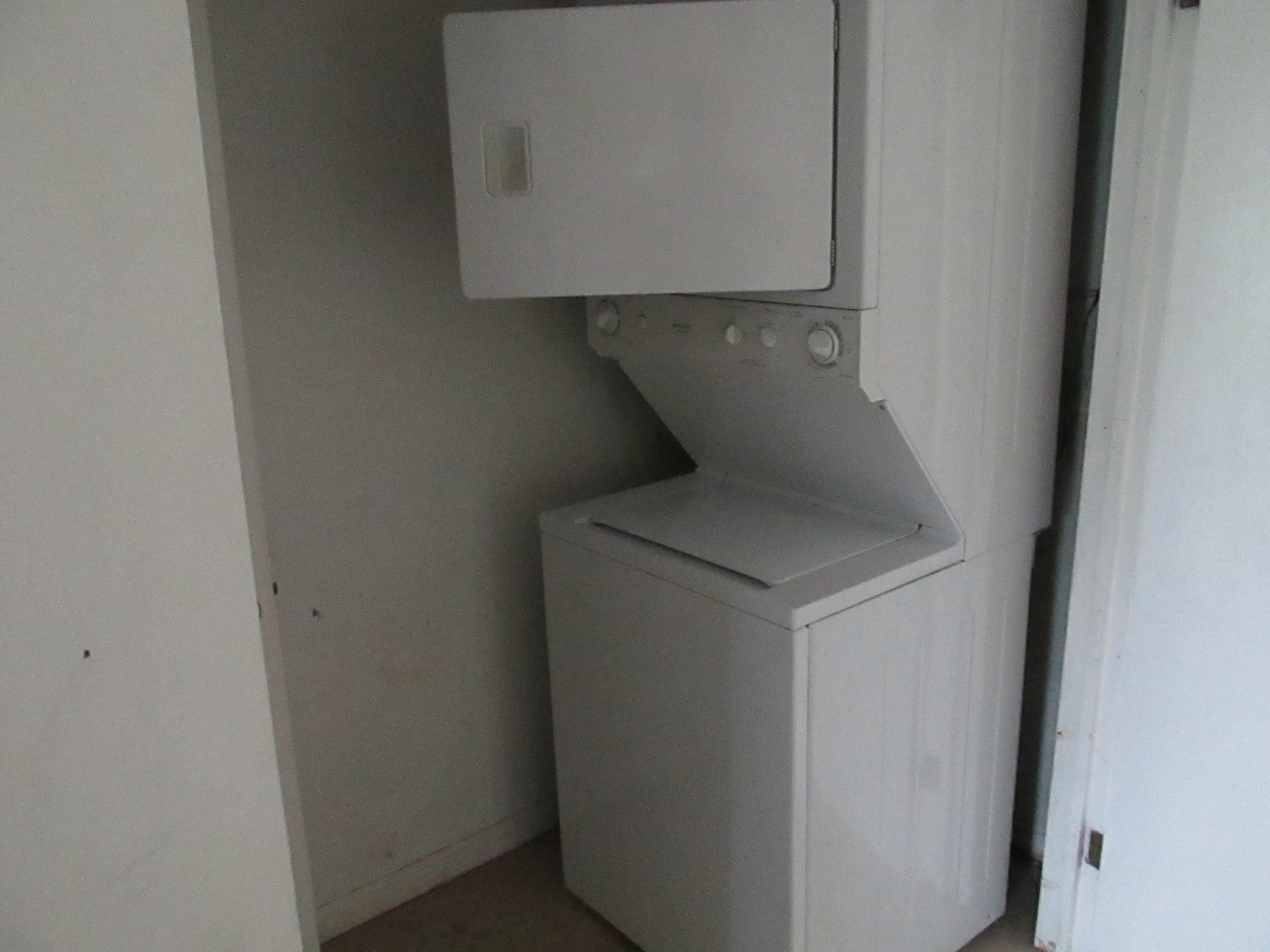 SUMMERHOUSE T/H - Residential Lease