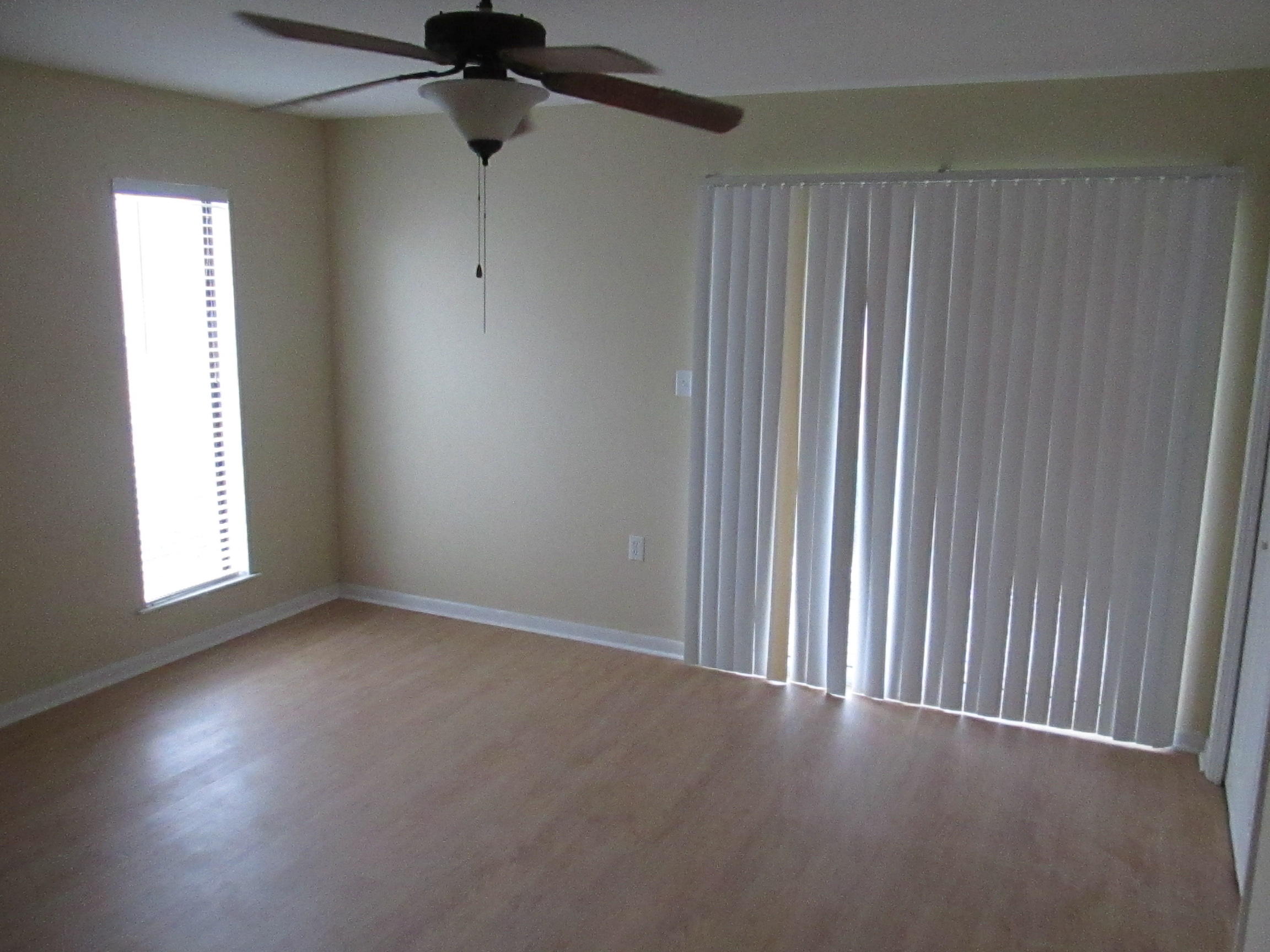 SUMMERHOUSE T/H - Residential Lease