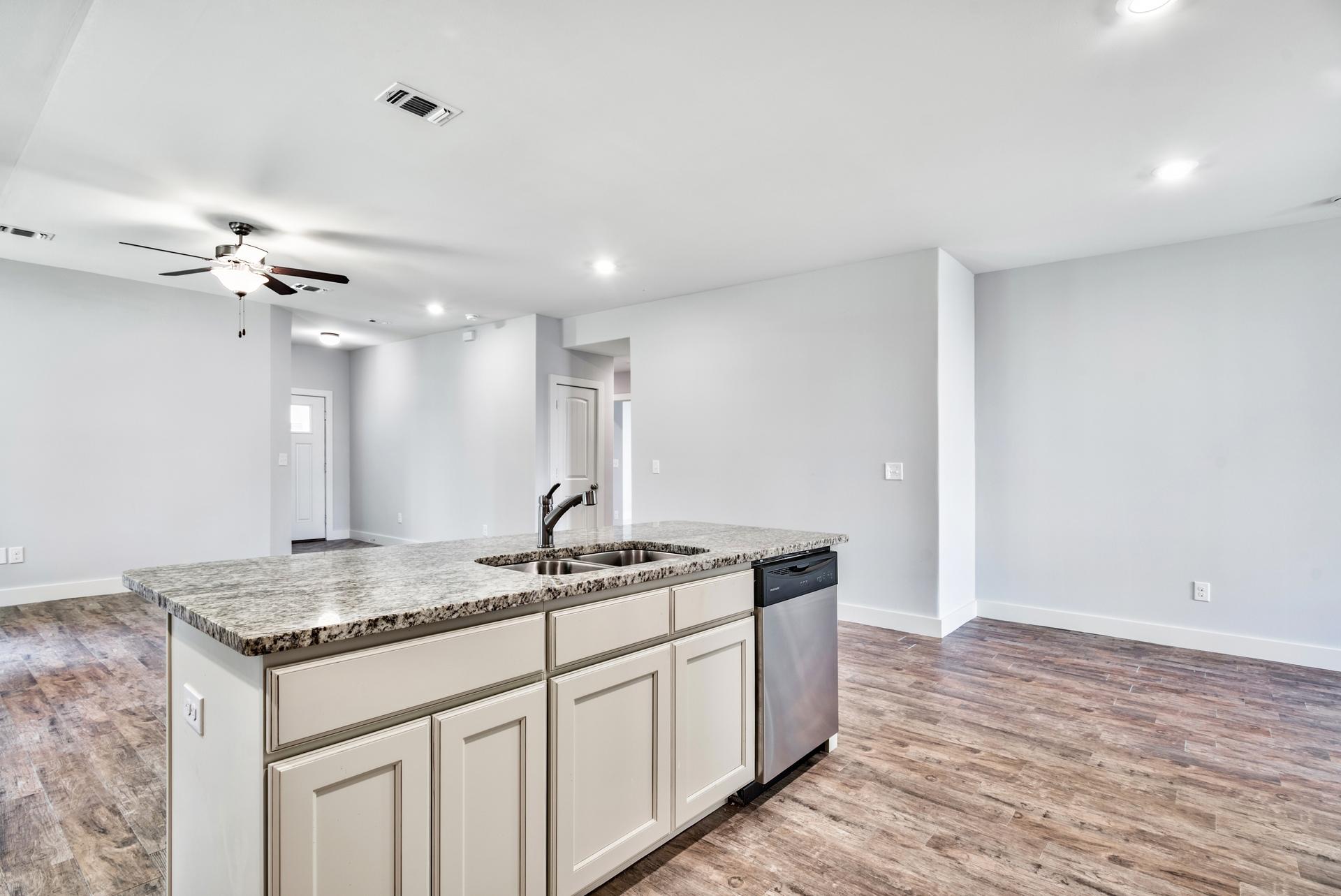 CRESCENT SHORES - Residential