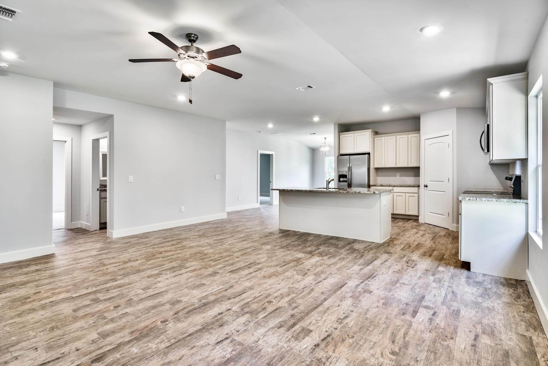 CRESCENT SHORES - Residential