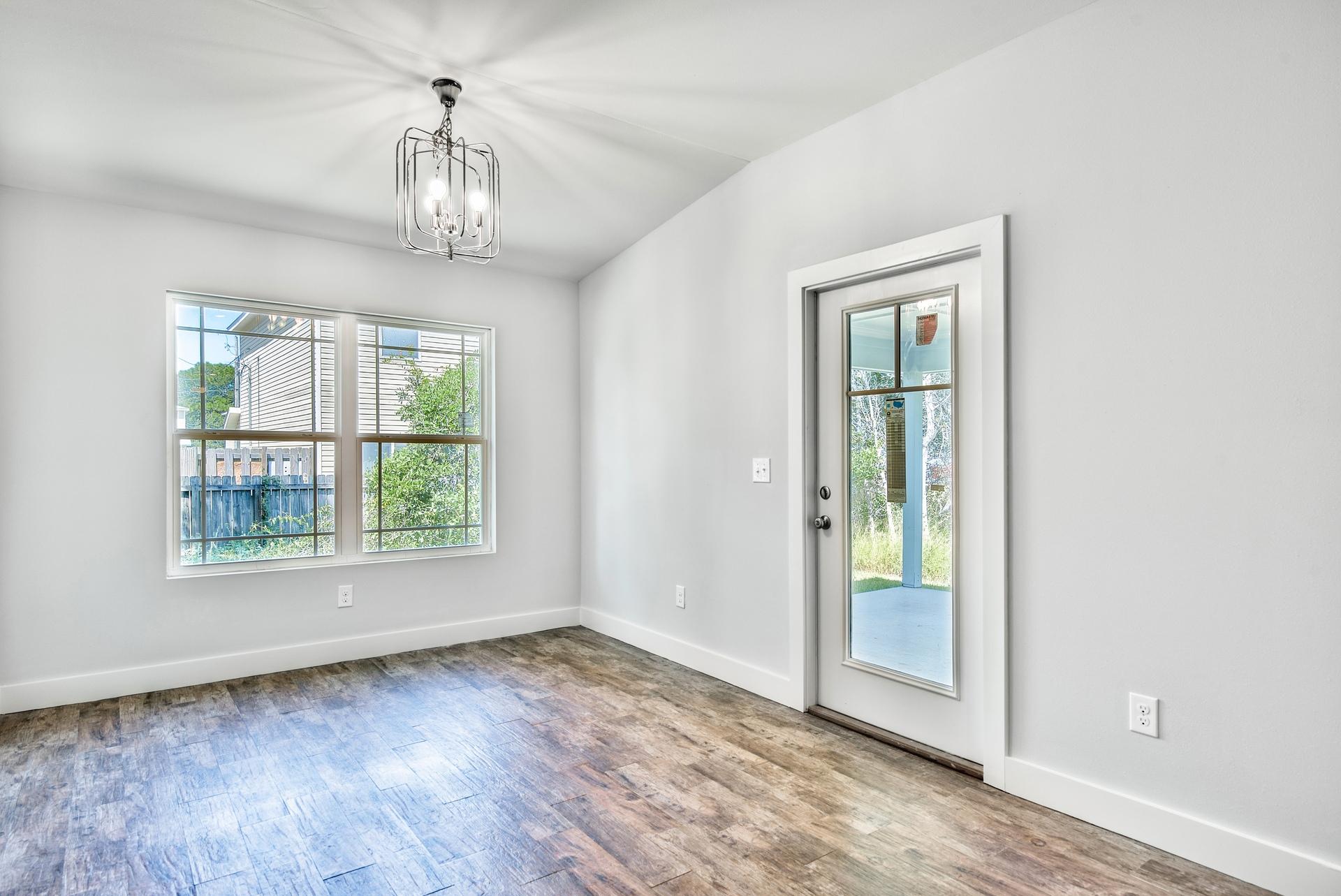 CRESCENT SHORES - Residential