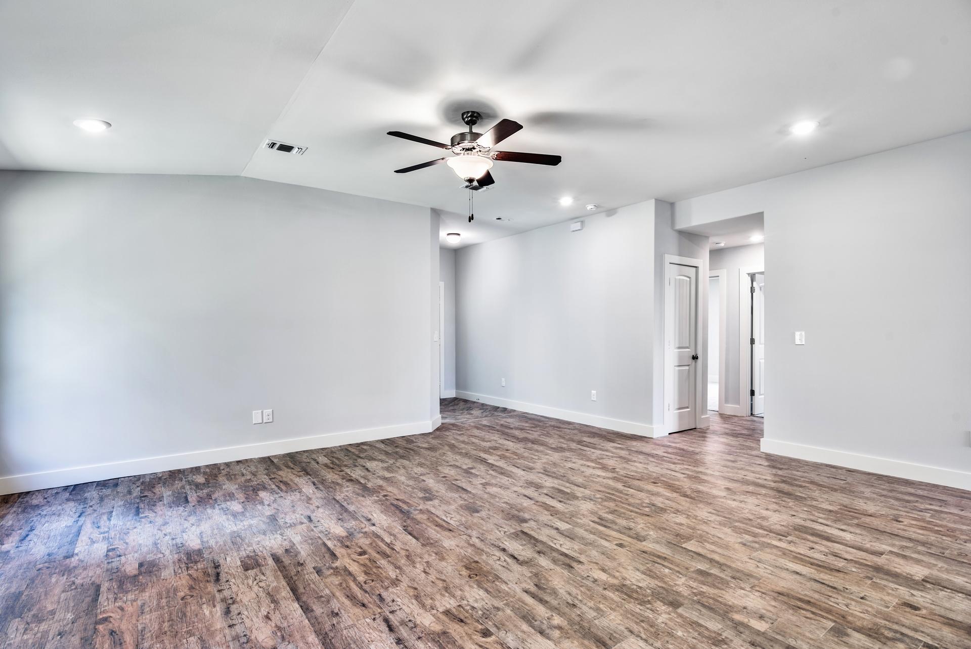 CRESCENT SHORES - Residential