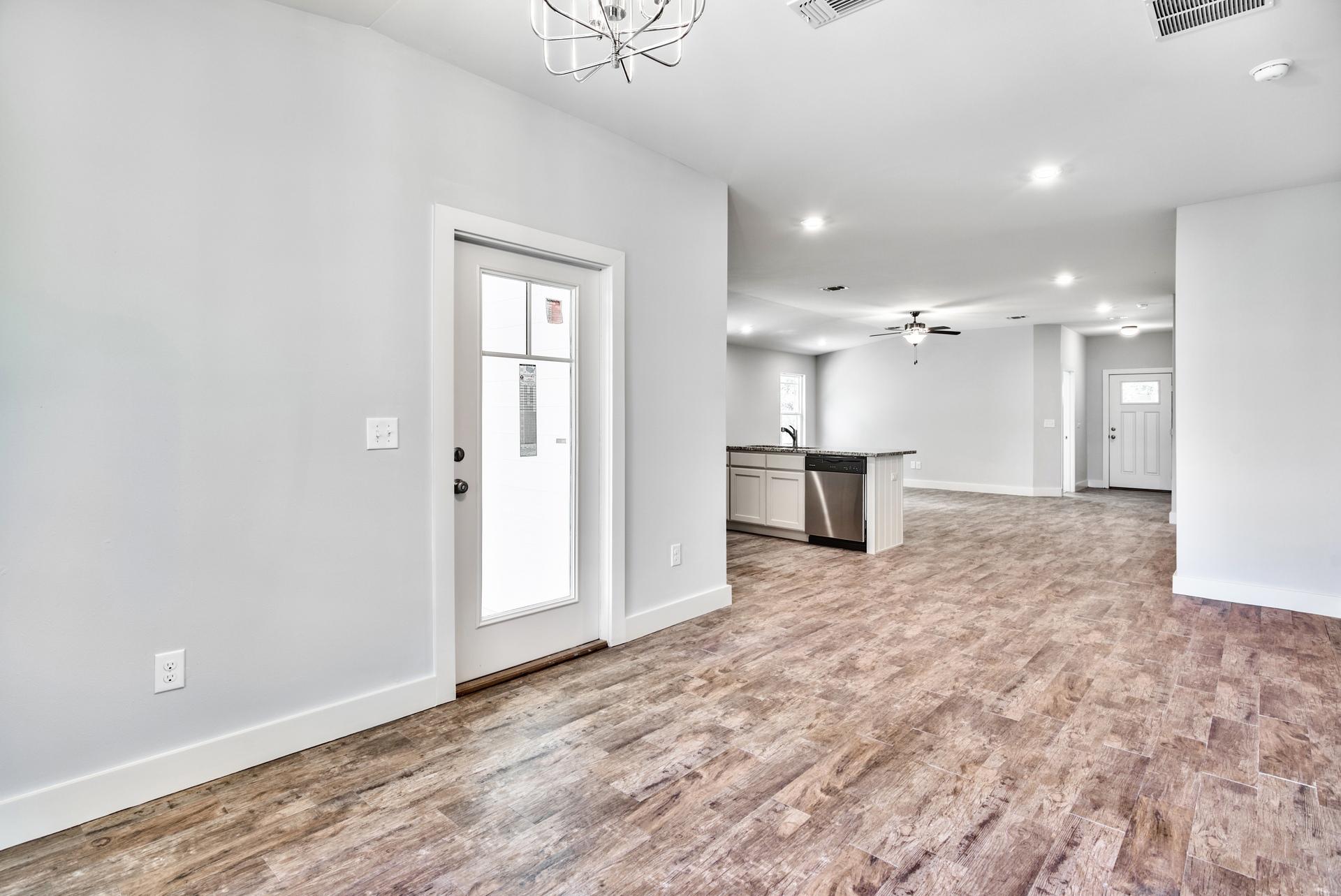 CRESCENT SHORES - Residential