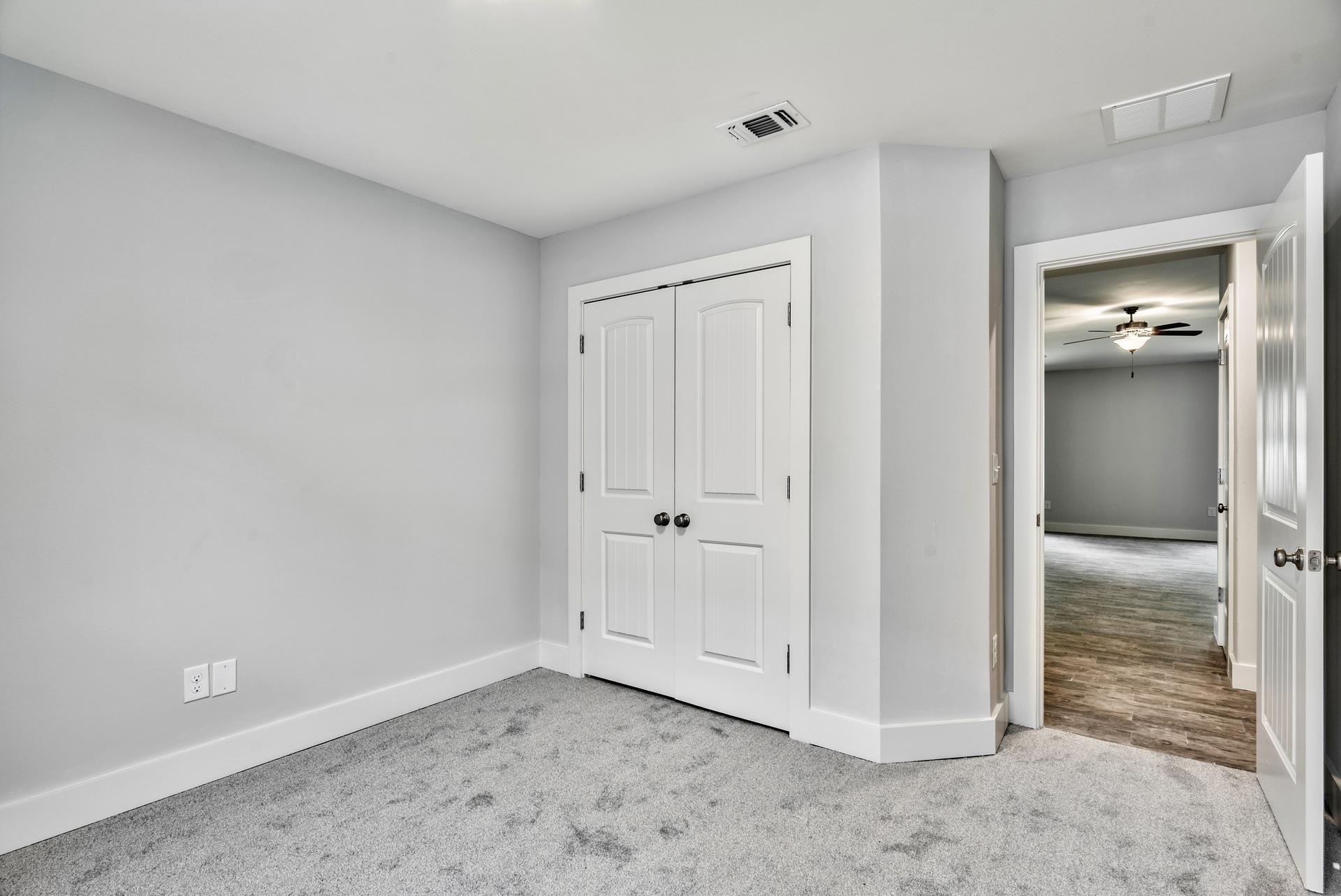 CRESCENT SHORES - Residential