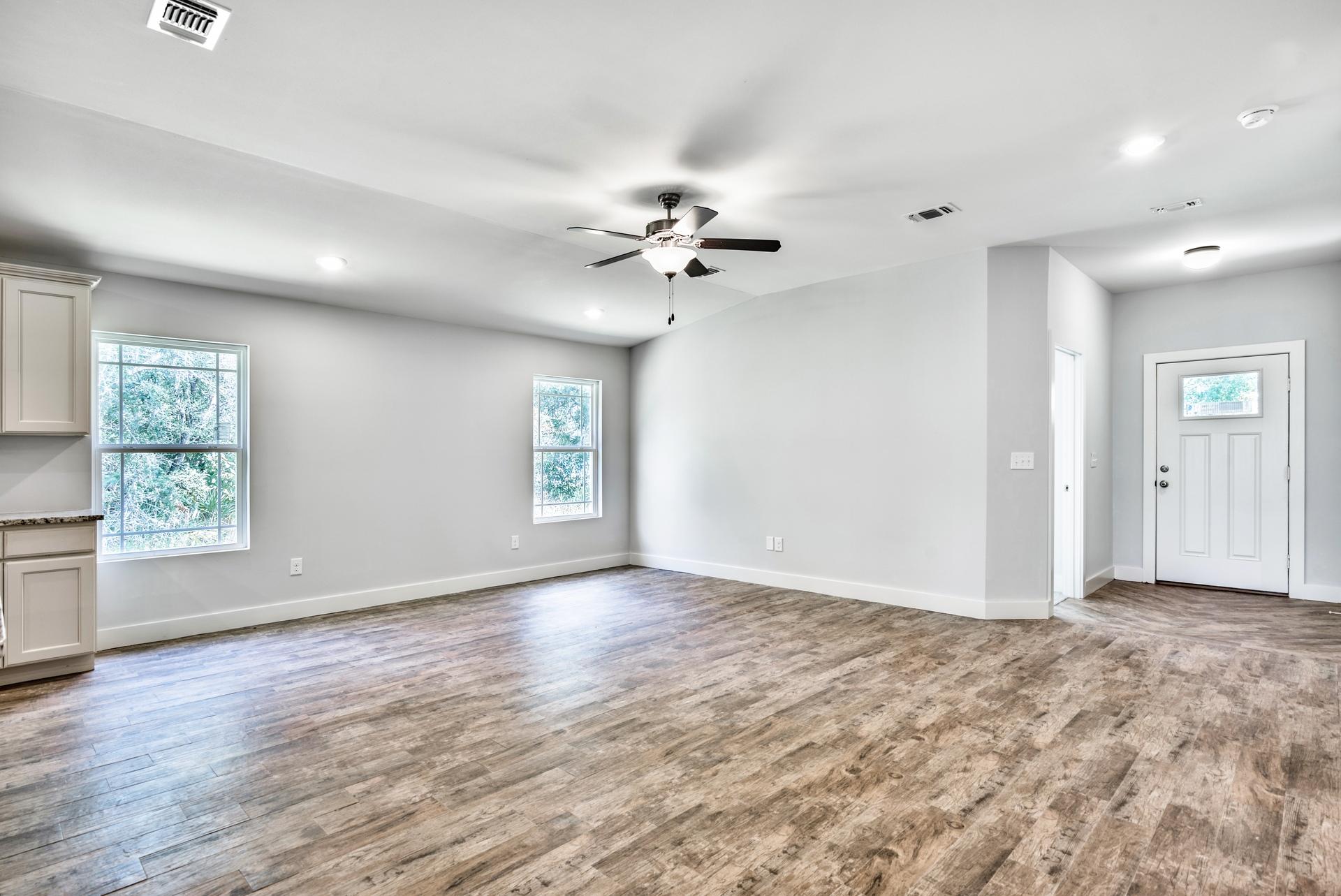 CRESCENT SHORES - Residential