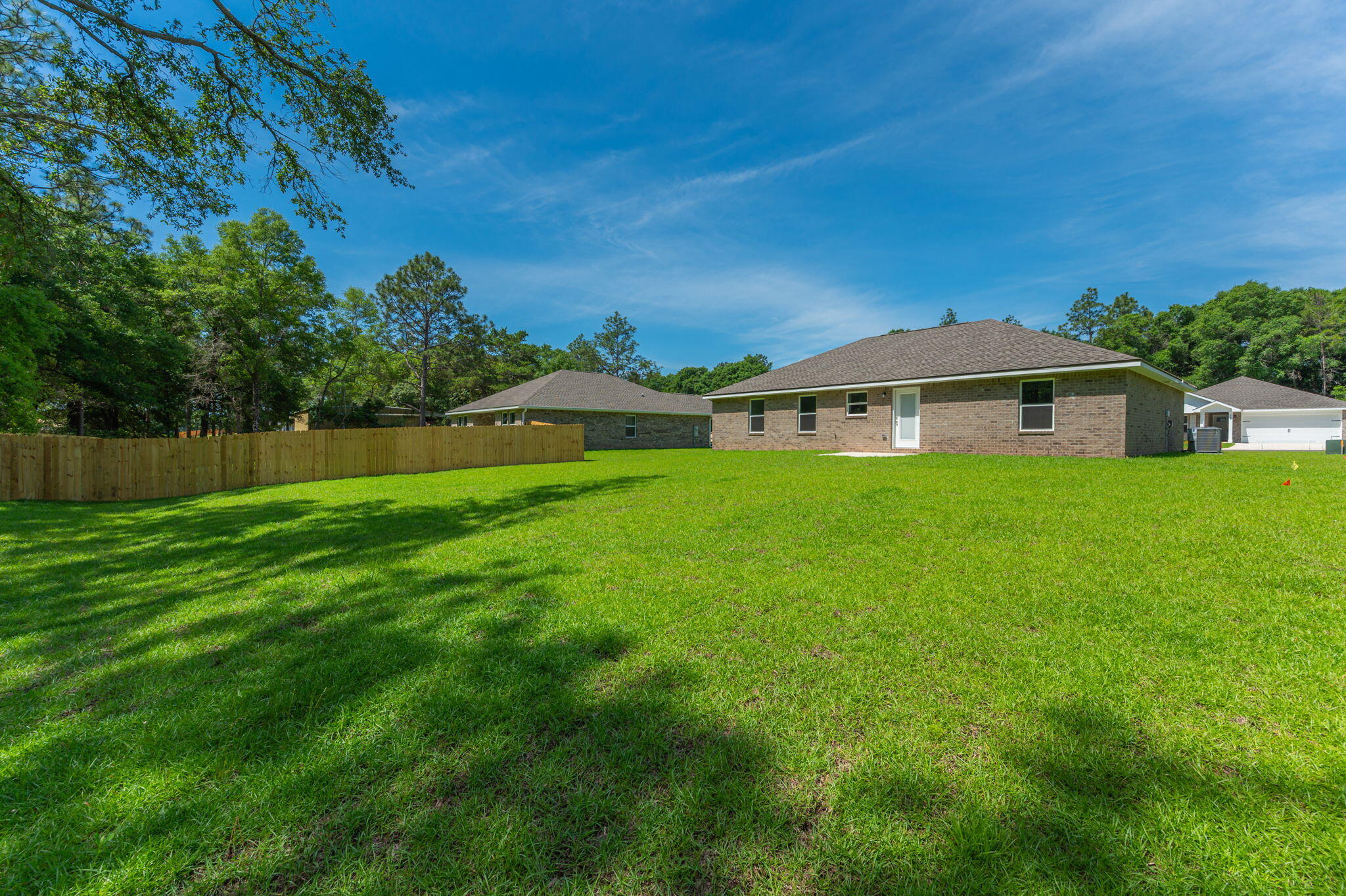 OAK HOLLOW - Residential