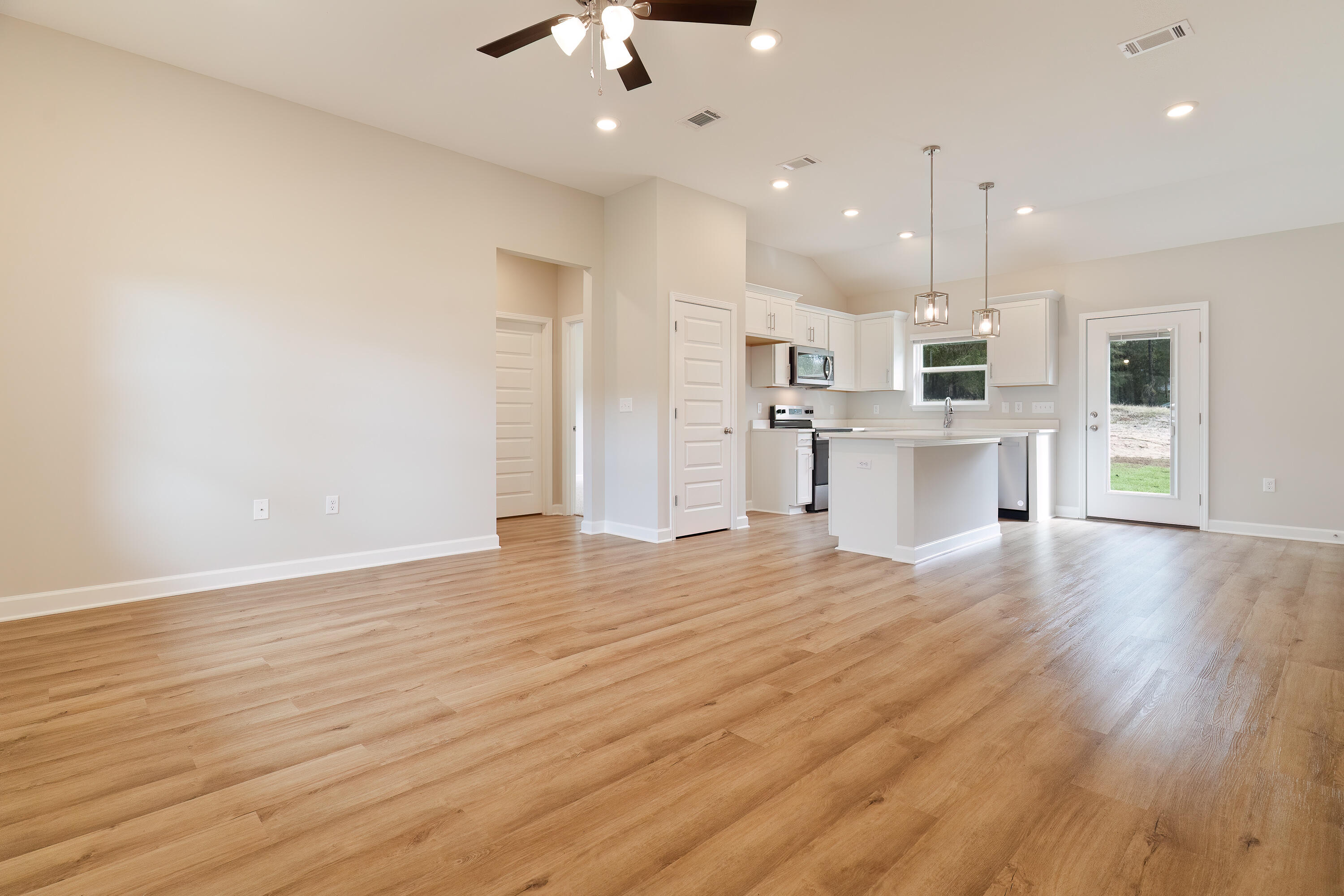 OAK HOLLOW - Residential