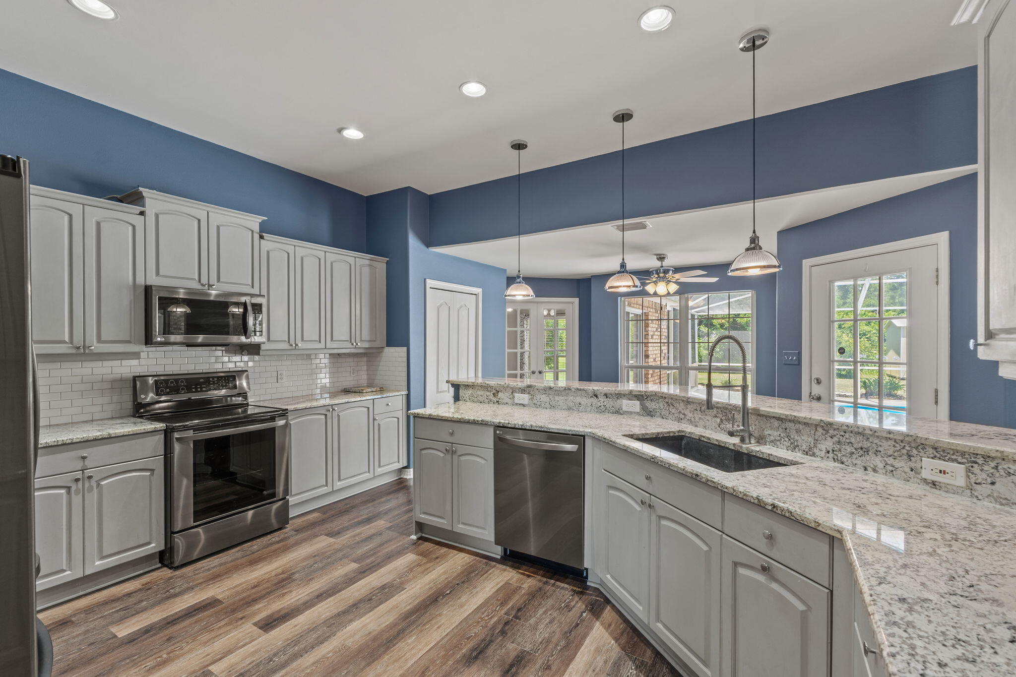 CREEKS EDGE THE - Residential