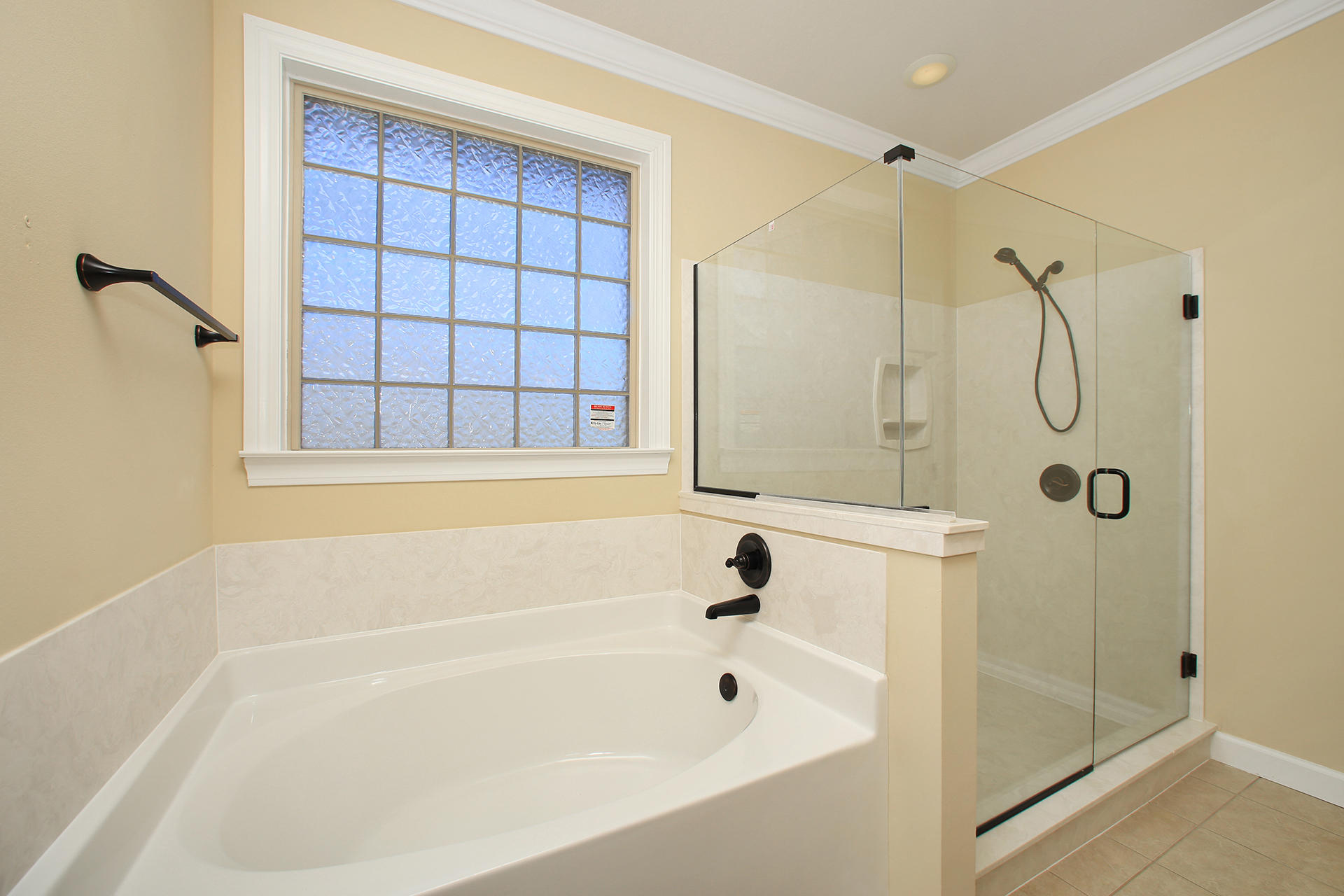 HIDDEN VALLEY - Residential