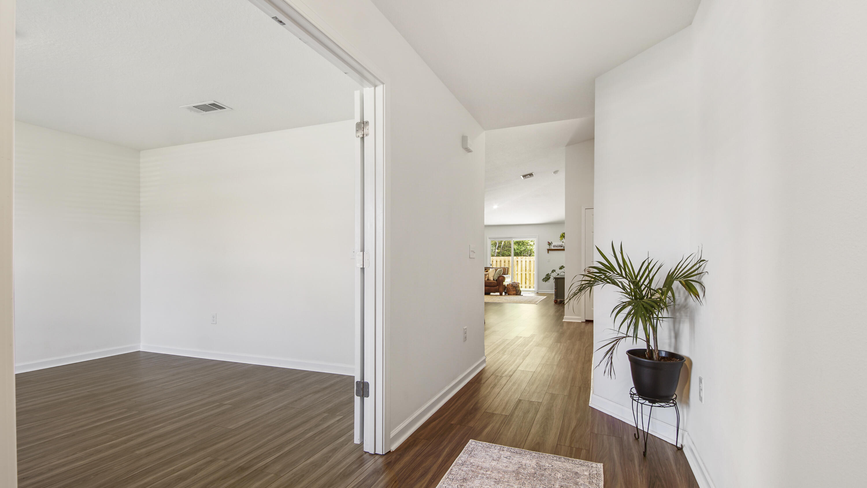 RIVERWALK - Residential