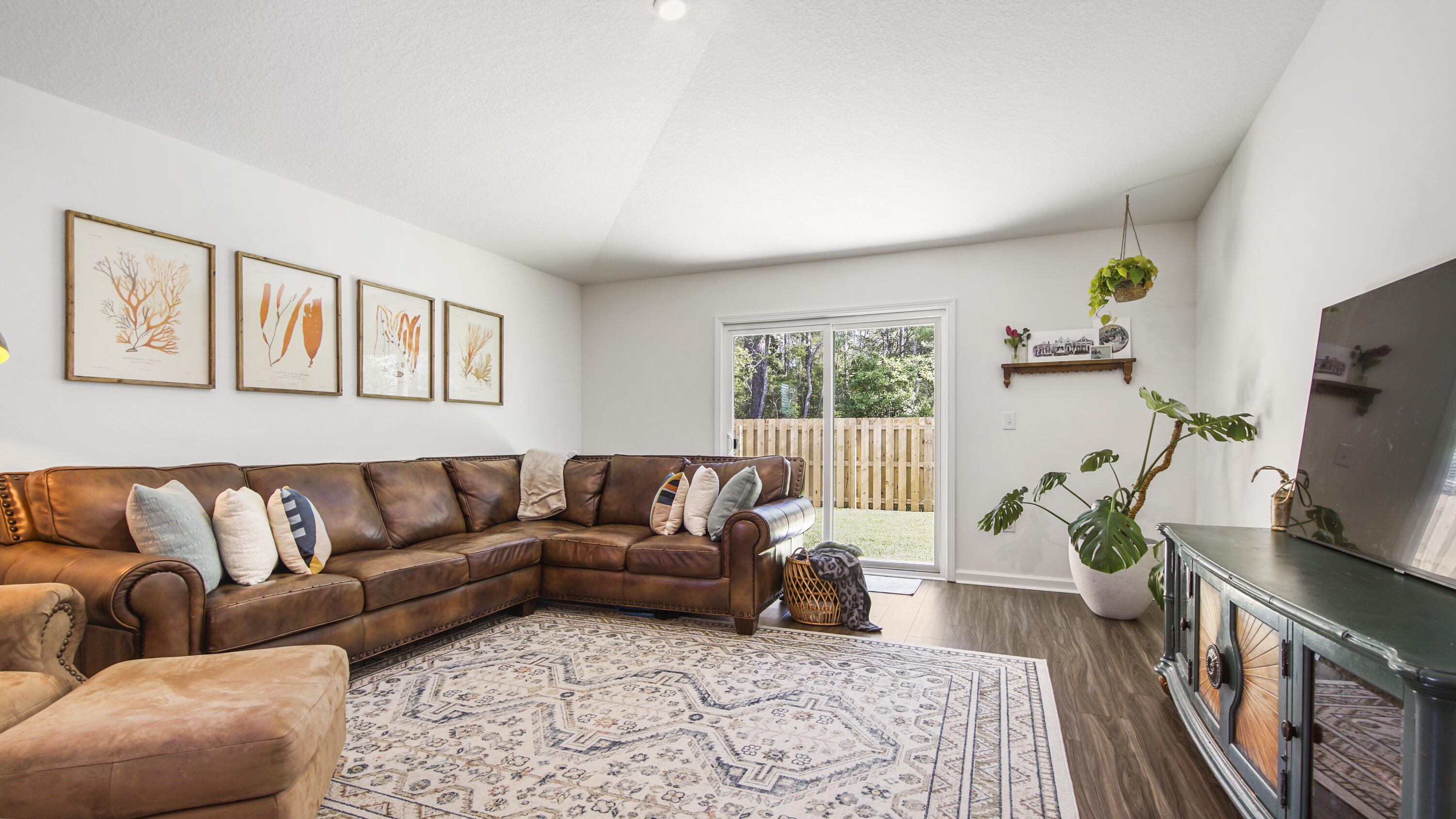 RIVERWALK - Residential