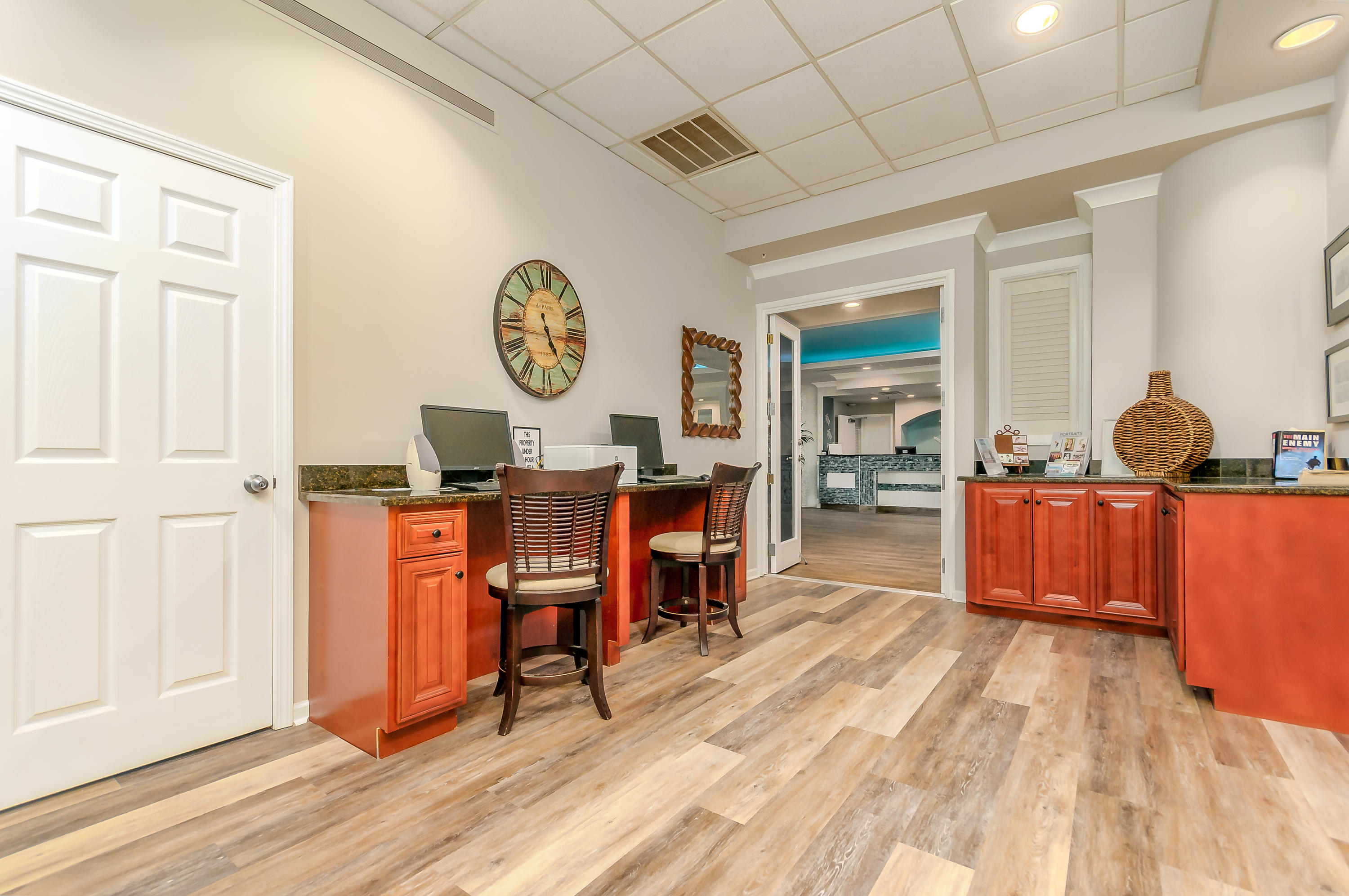 SUMMERCHASE CONDOInn at Crystal Beach - Residential