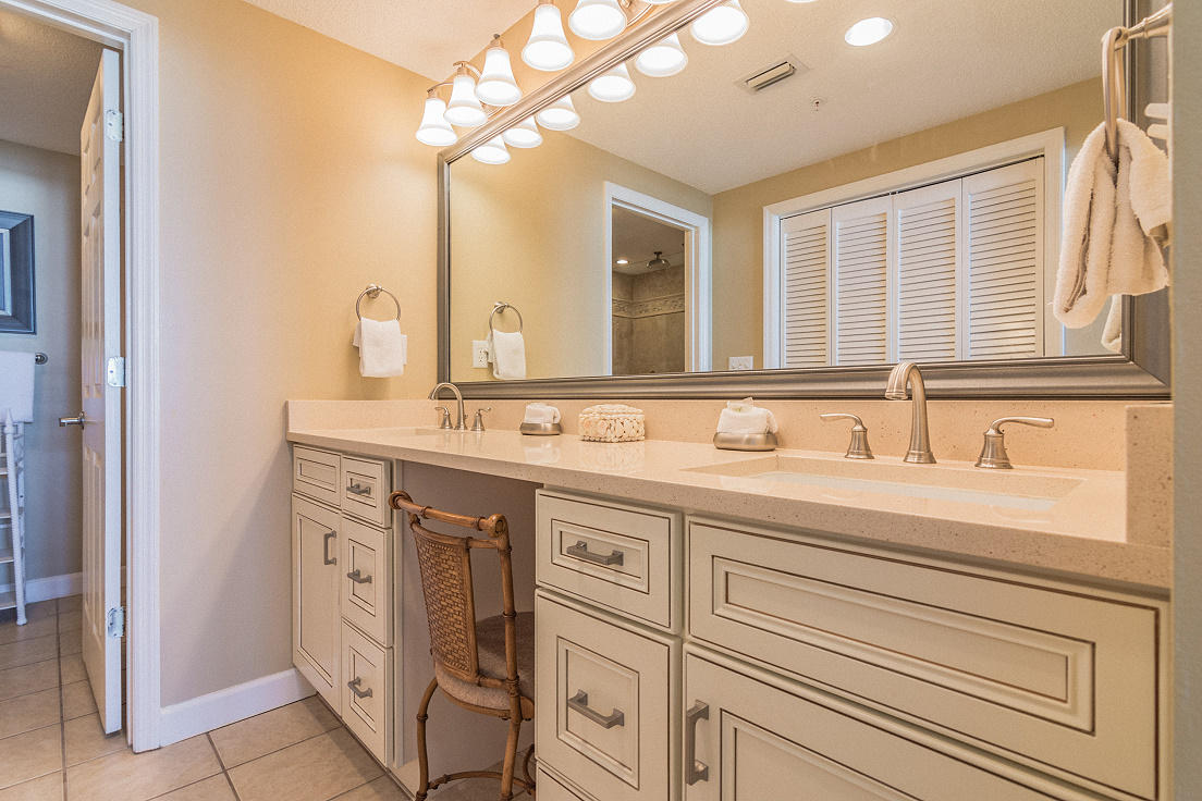 SUMMERCHASE CONDOInn at Crystal Beach - Residential