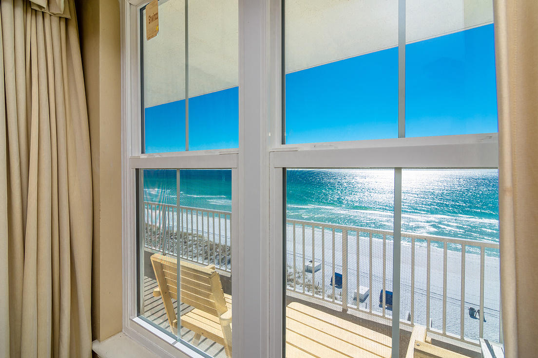 SUMMERCHASE CONDOInn at Crystal Beach - Residential